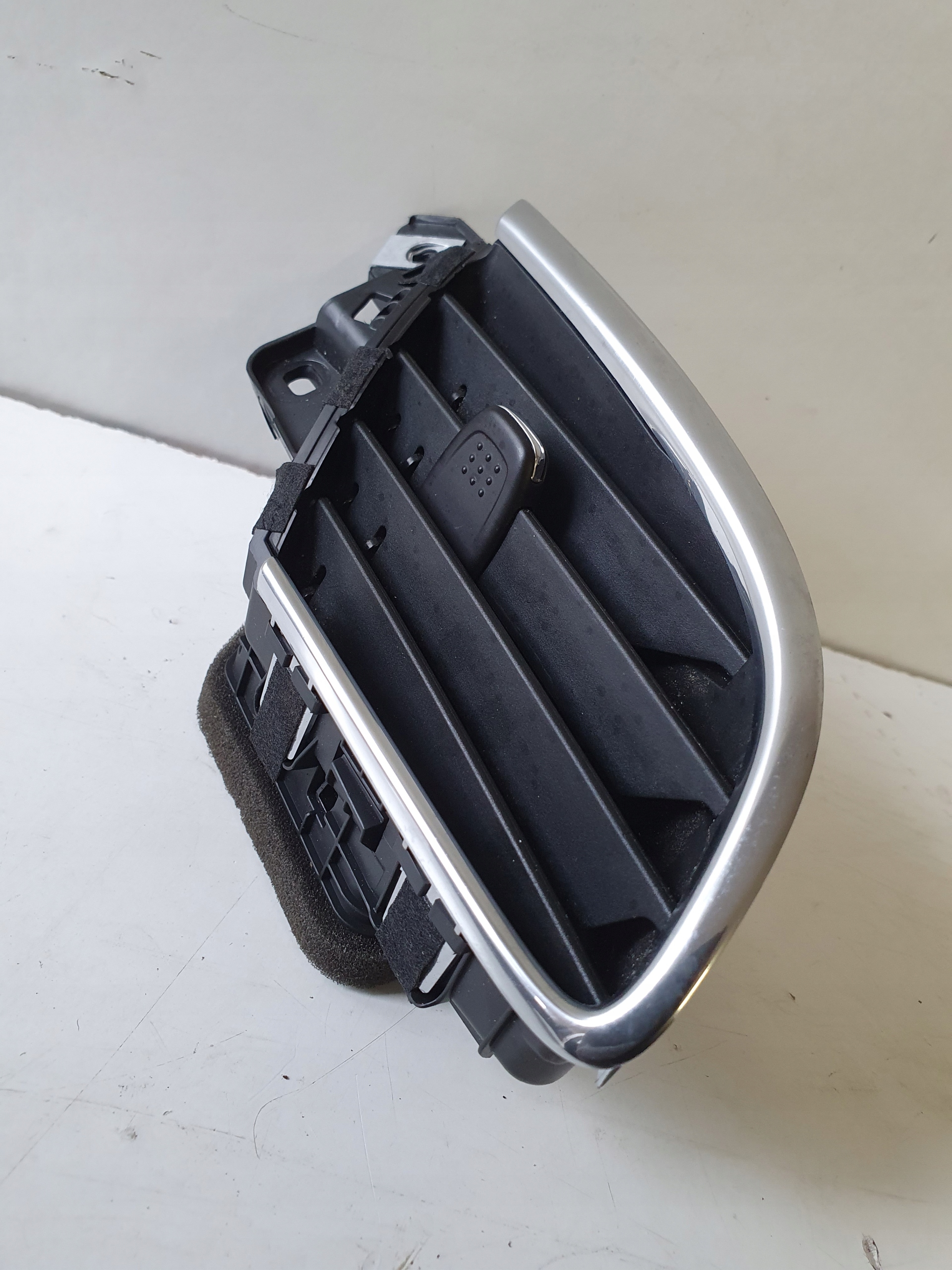 OPEL MOKKA X grid air conditioning devices consoles left