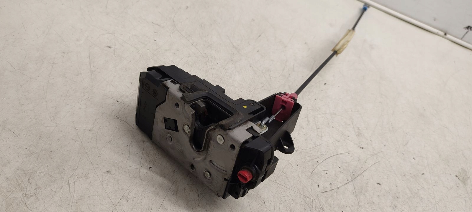 lock rear part rear left Opel Zafira B 1,9 CDTI