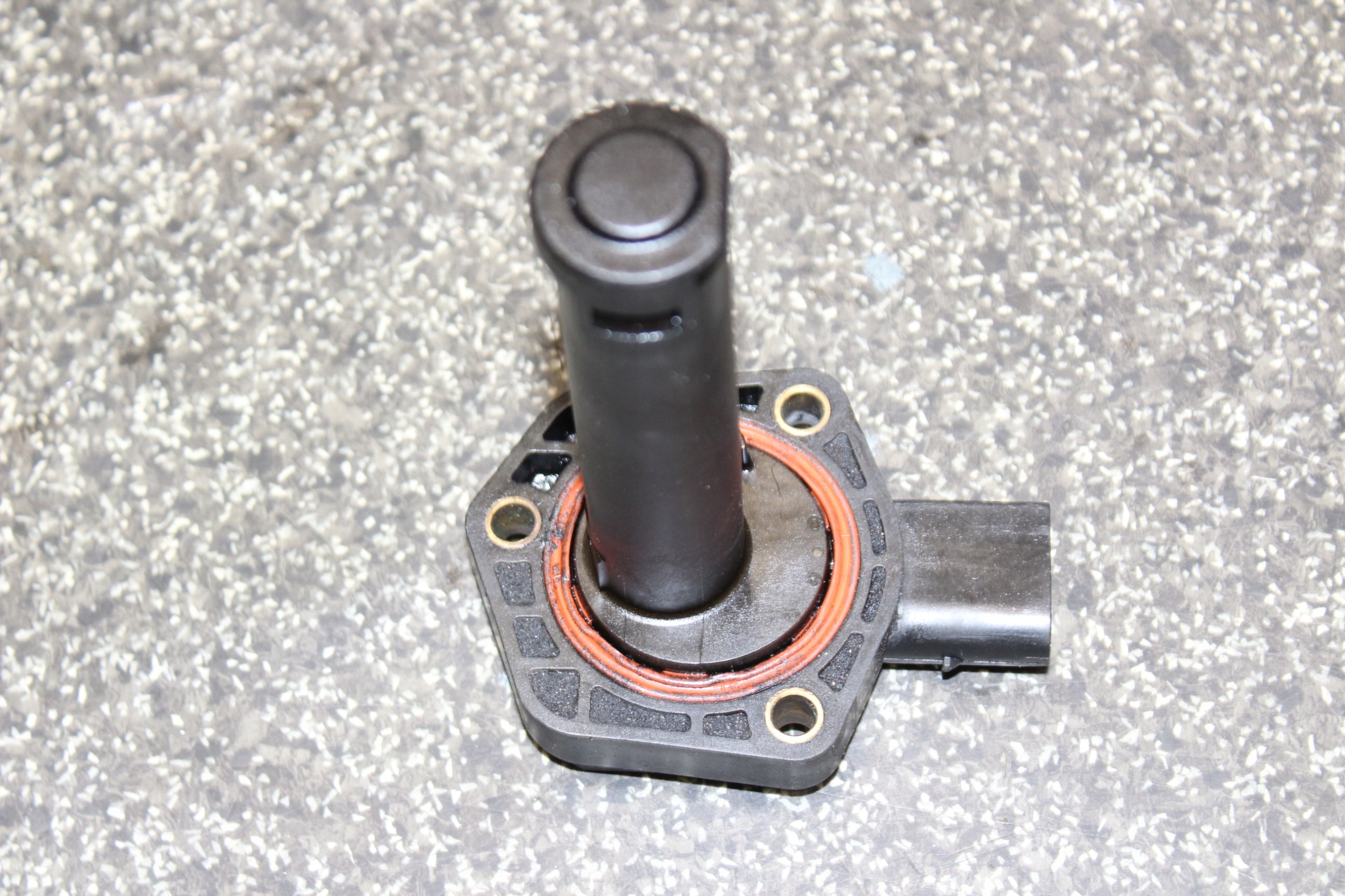 BMW E60 E90 2d N47d20c ДАТЧИК МАСЛА 7567723