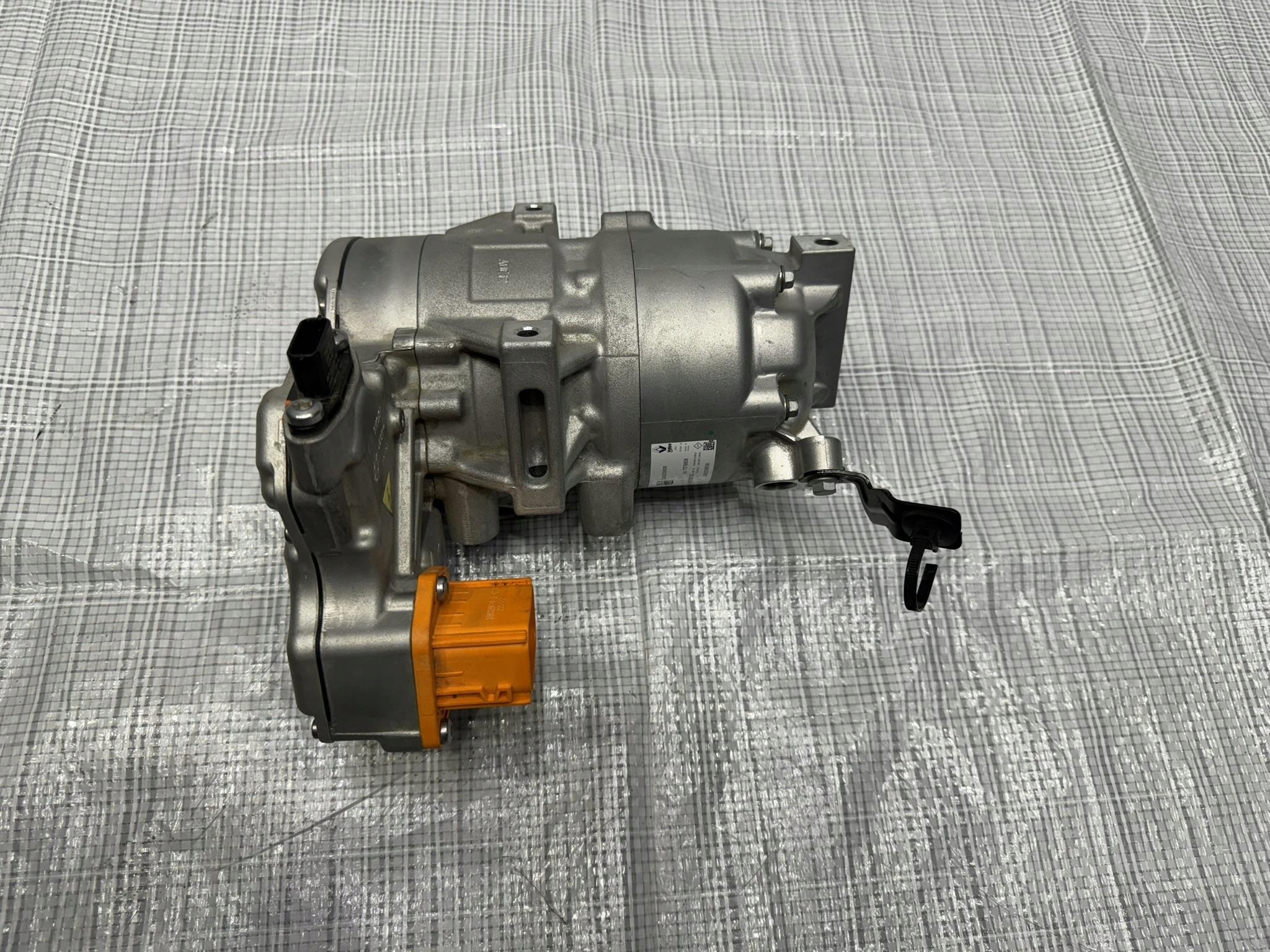 renault AUSTRAL 1,2 компрессор кондиционера 926003993R