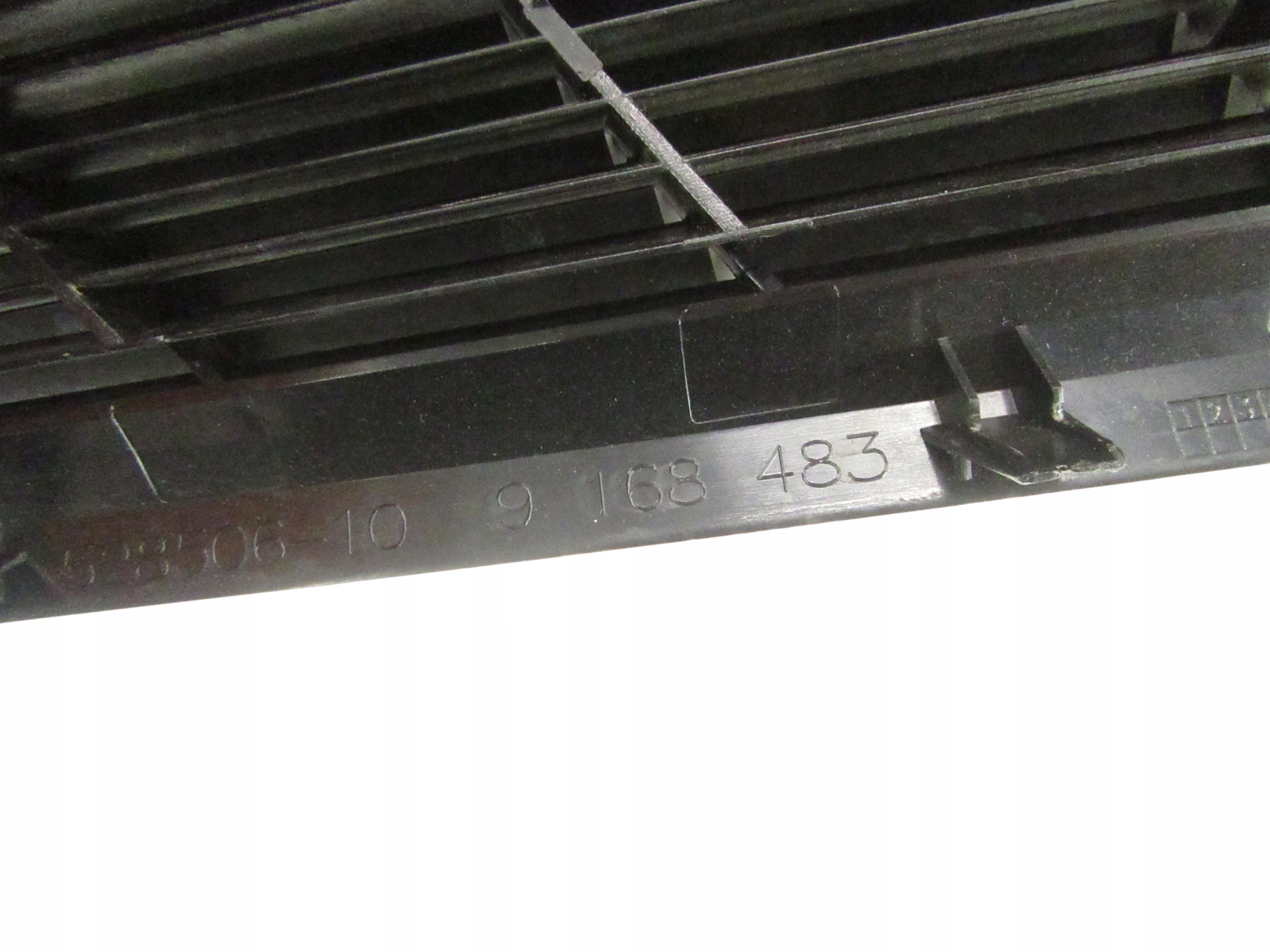 cover boot bracket holder rolety left rear part BMW F11 KOMBI
