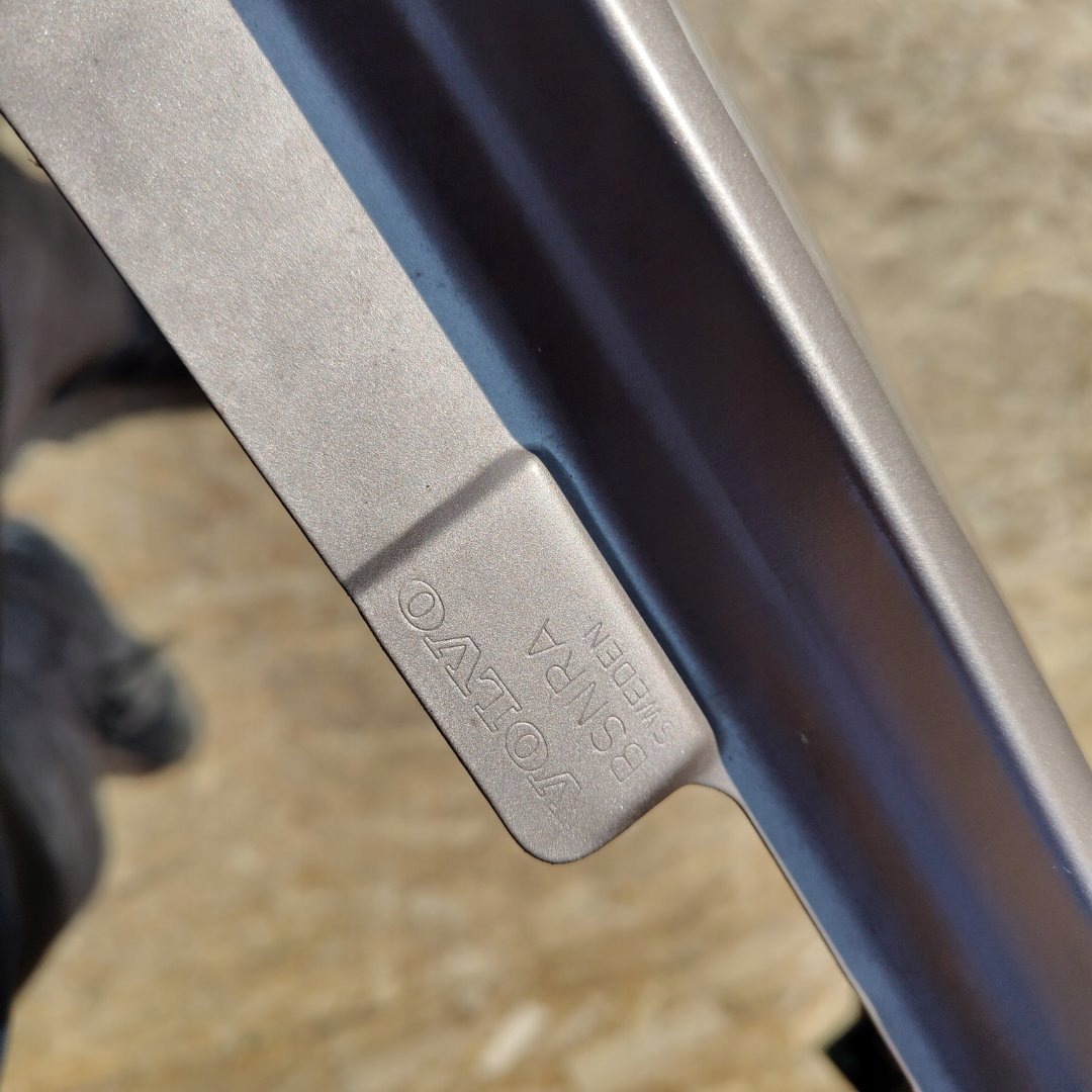 fender front left VOLVO V40 II CROSS COUNTRY code LAKIERU 708