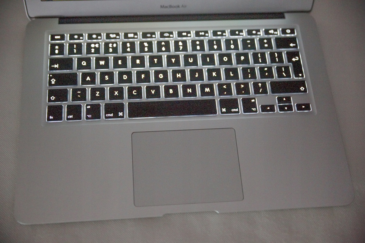 MacBook Air 13インチ　Mid-2013 256GB Apple MacBook Air 13 (Mid-2013) - Specyfikacje, Testy i Ceny