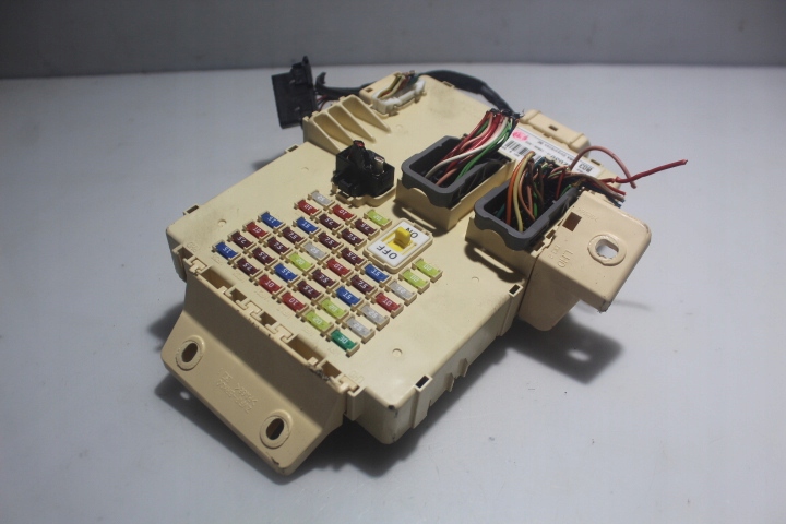 КОРОБКА BEZPIECZNIKOW KIA CEED II 1crdi