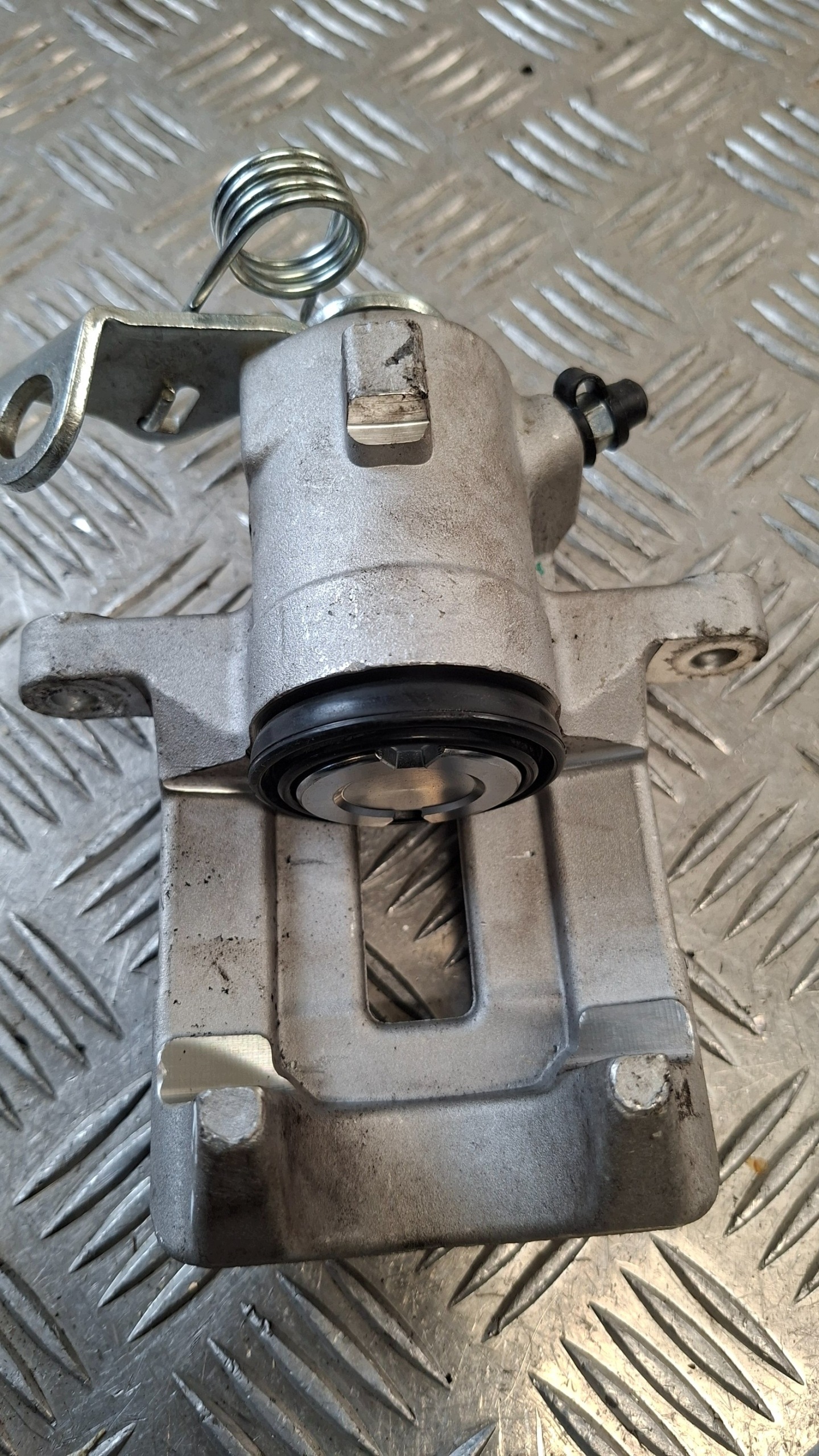 caliper brake left rear part SEAT LEON and 1.6