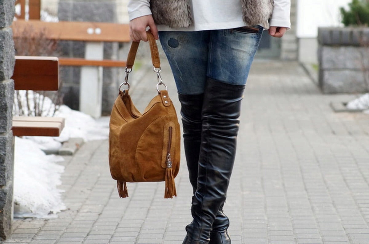 VERA PELLE torebka damska zamszowa worek z paskiem i frędzelkami C.JEANSOWA Marka inna