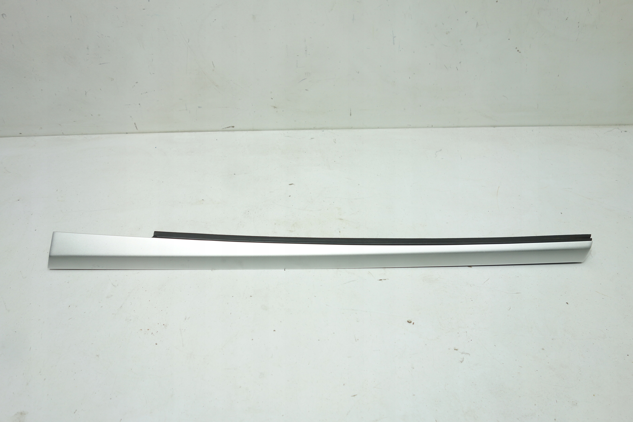 LISTWA SZYBY TYŁ PRAWA MERCEDES W205 C CABRIO