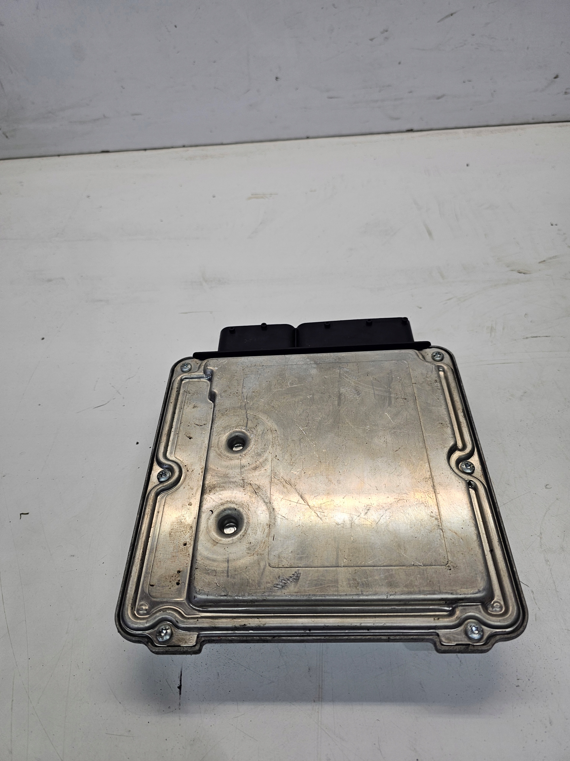 control unit computer of the engine AUDI A4 B7 2.0 TDI 03G906016JE