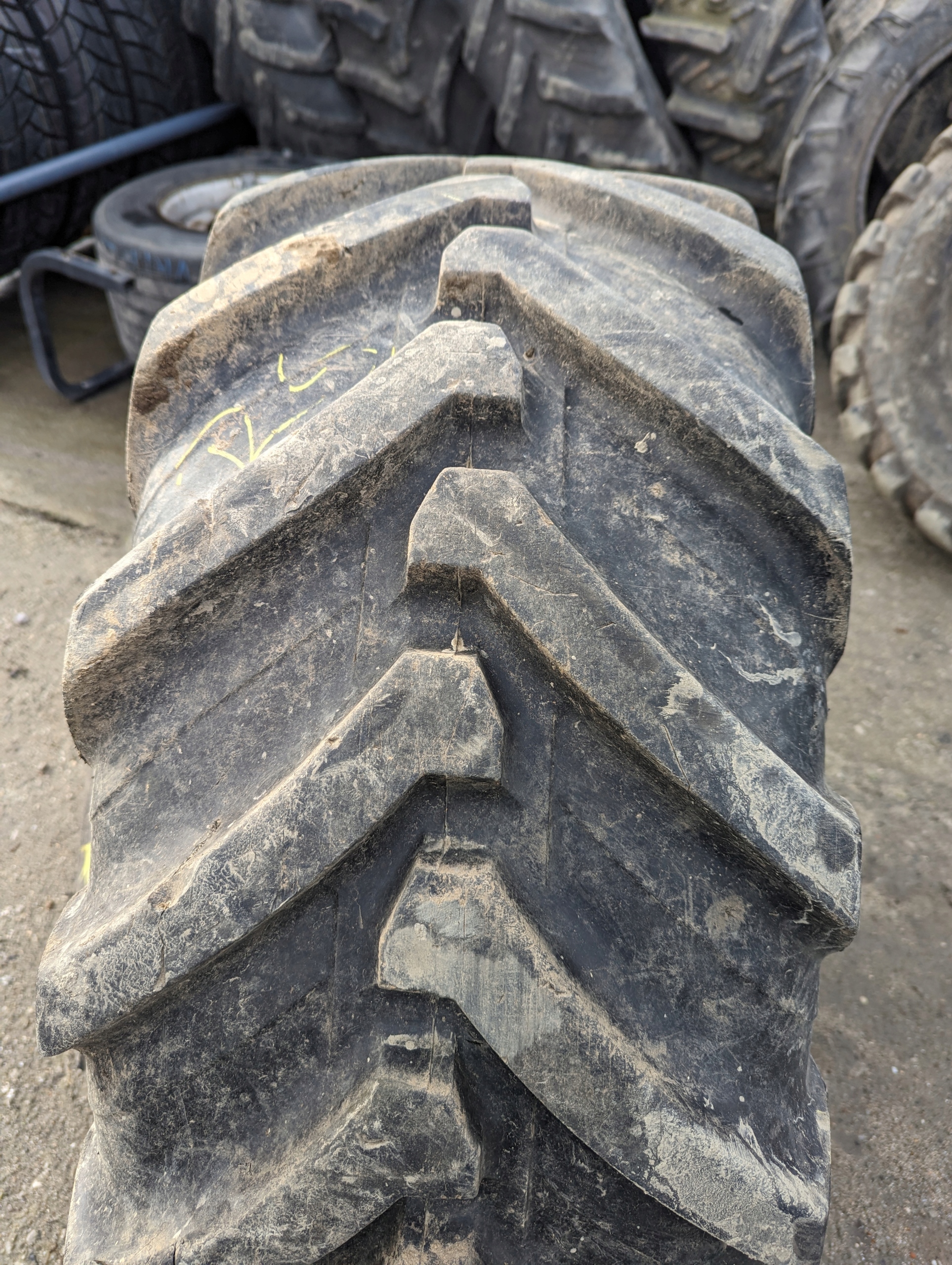400/70R20 Michelin XMCL opona Szerokość opony 400 mm