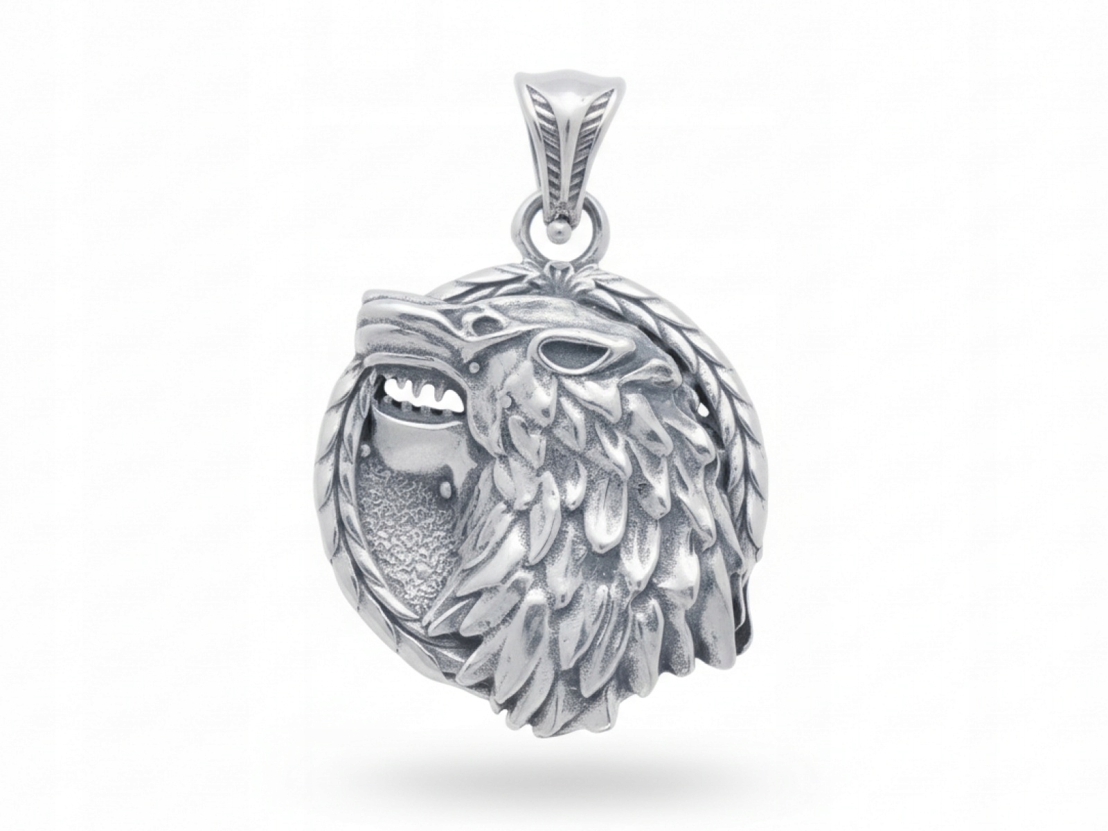 Přívěsek 925 oxidovaný kulatý pánský s vlkem jako dárek