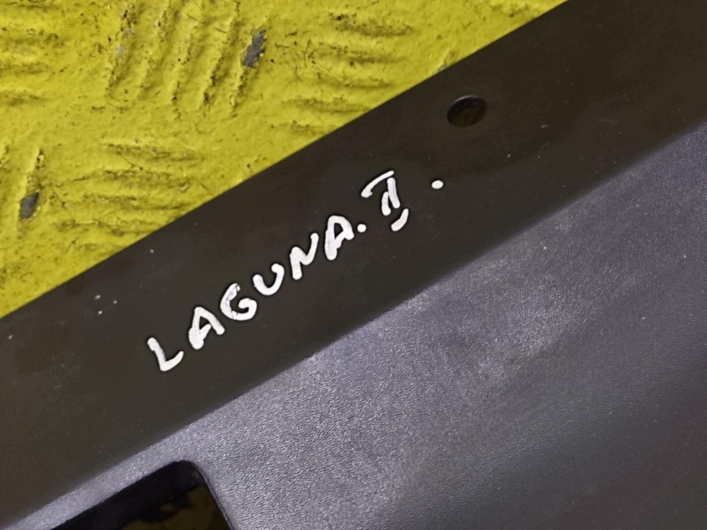 RENAULT LAGUNA II grille 8200012581
