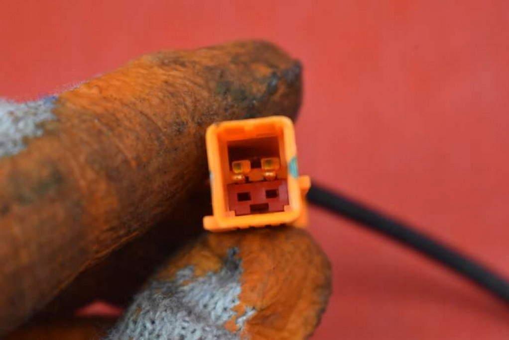 ремень безопасности правый передний 3M51R61208AE FORD Focus c-max MK1 и 07-10