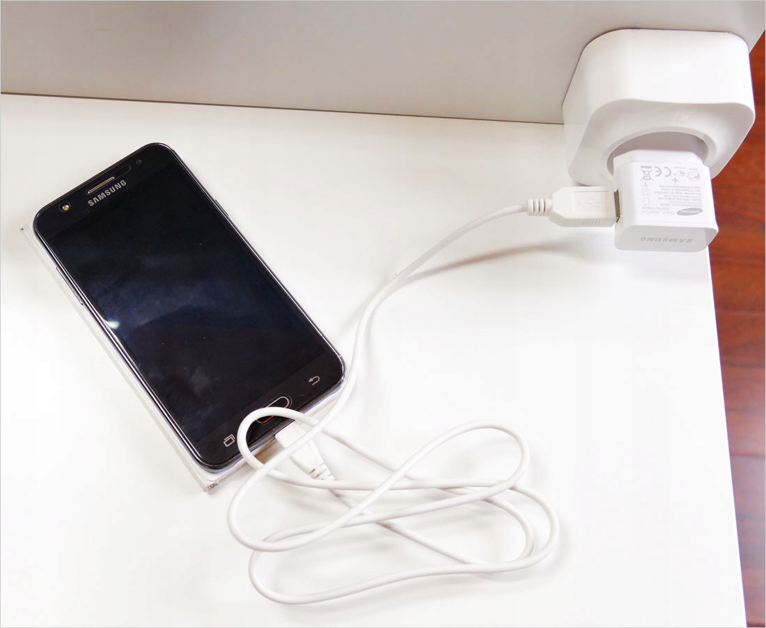 ORYGINALNA Ładowarka Zasilacz 5V2A do telefon Samsung Galaxy Z Fold2 5G Kolor biały