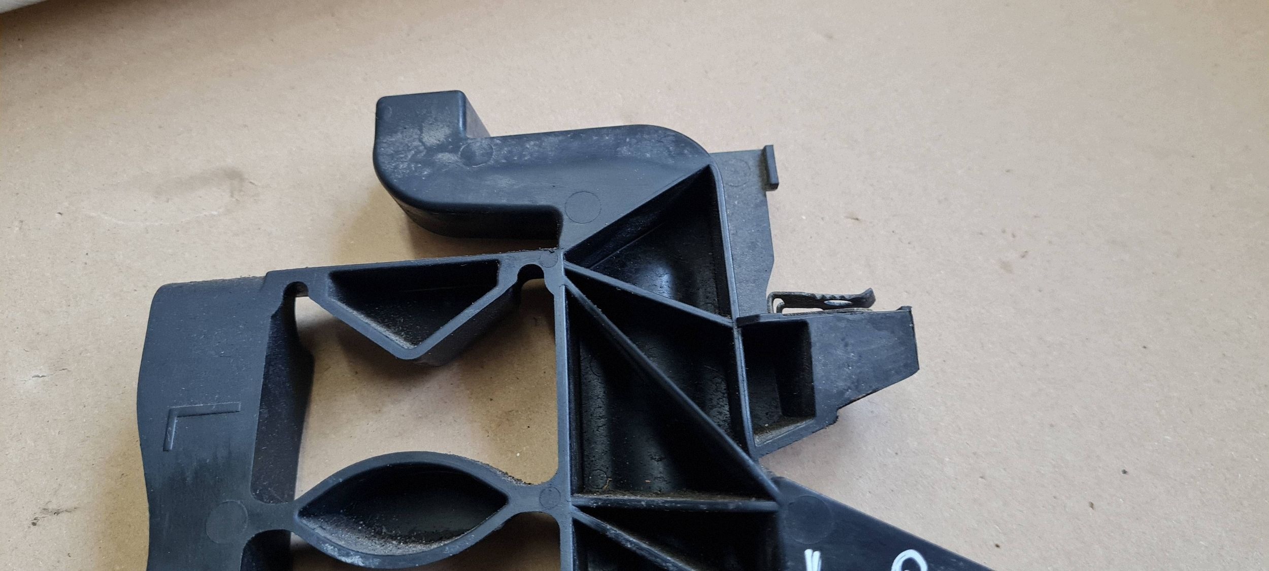 A7 4G S7 support holder lights bracket left front 4G8805607