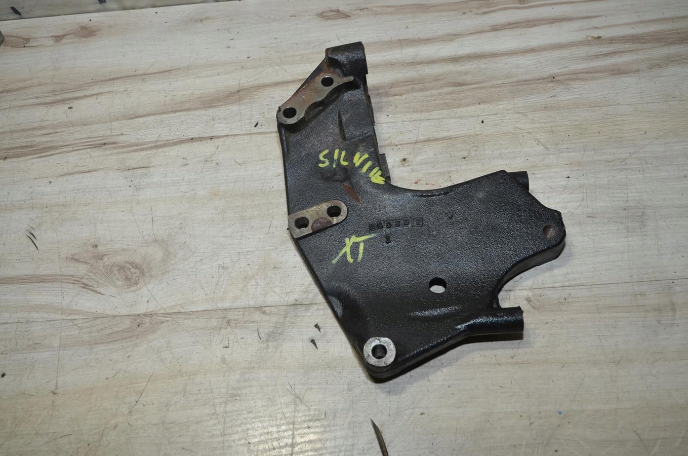Support Support plaque Moteur 2.0 DCI Nissan X-Trail t31