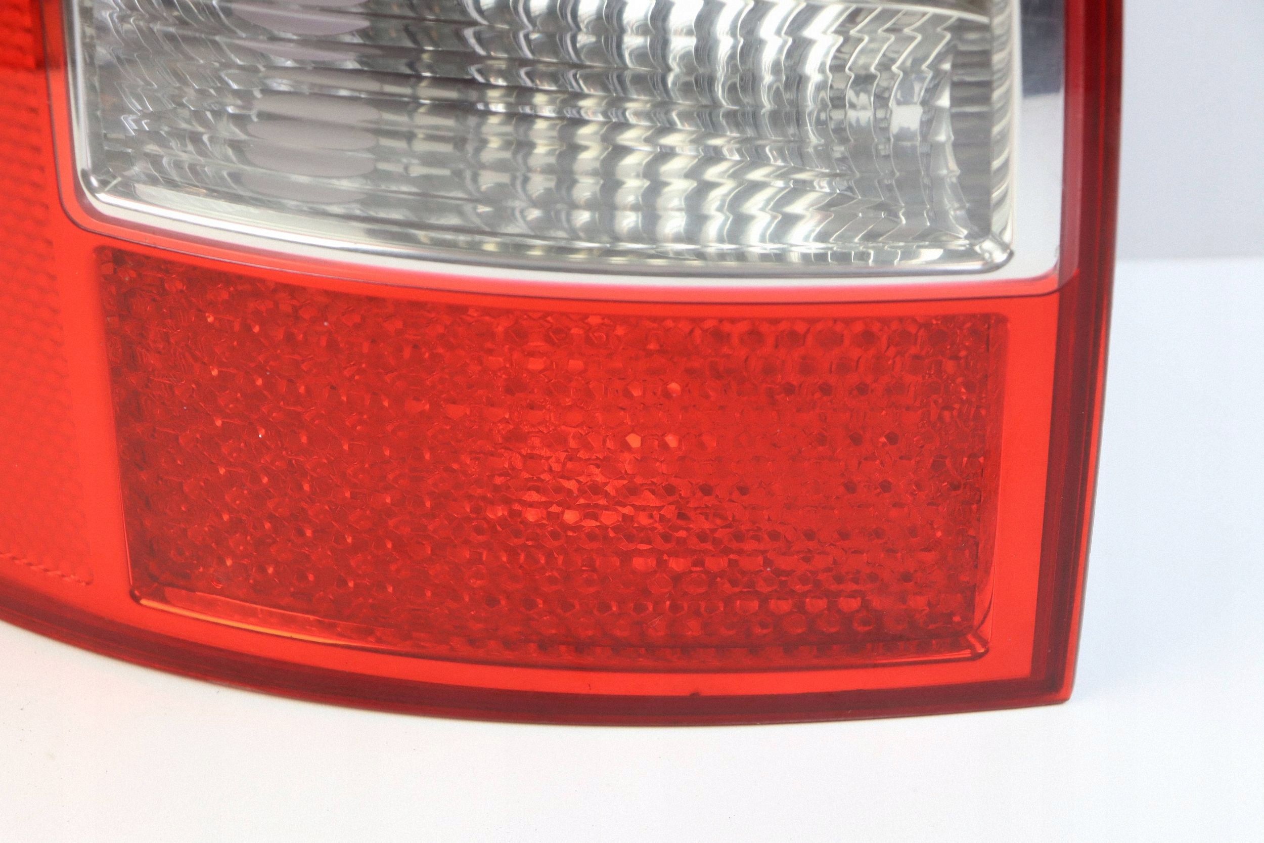 AUDI A4 B6 light left rear part rear KOMBI AVANT 8E9945095