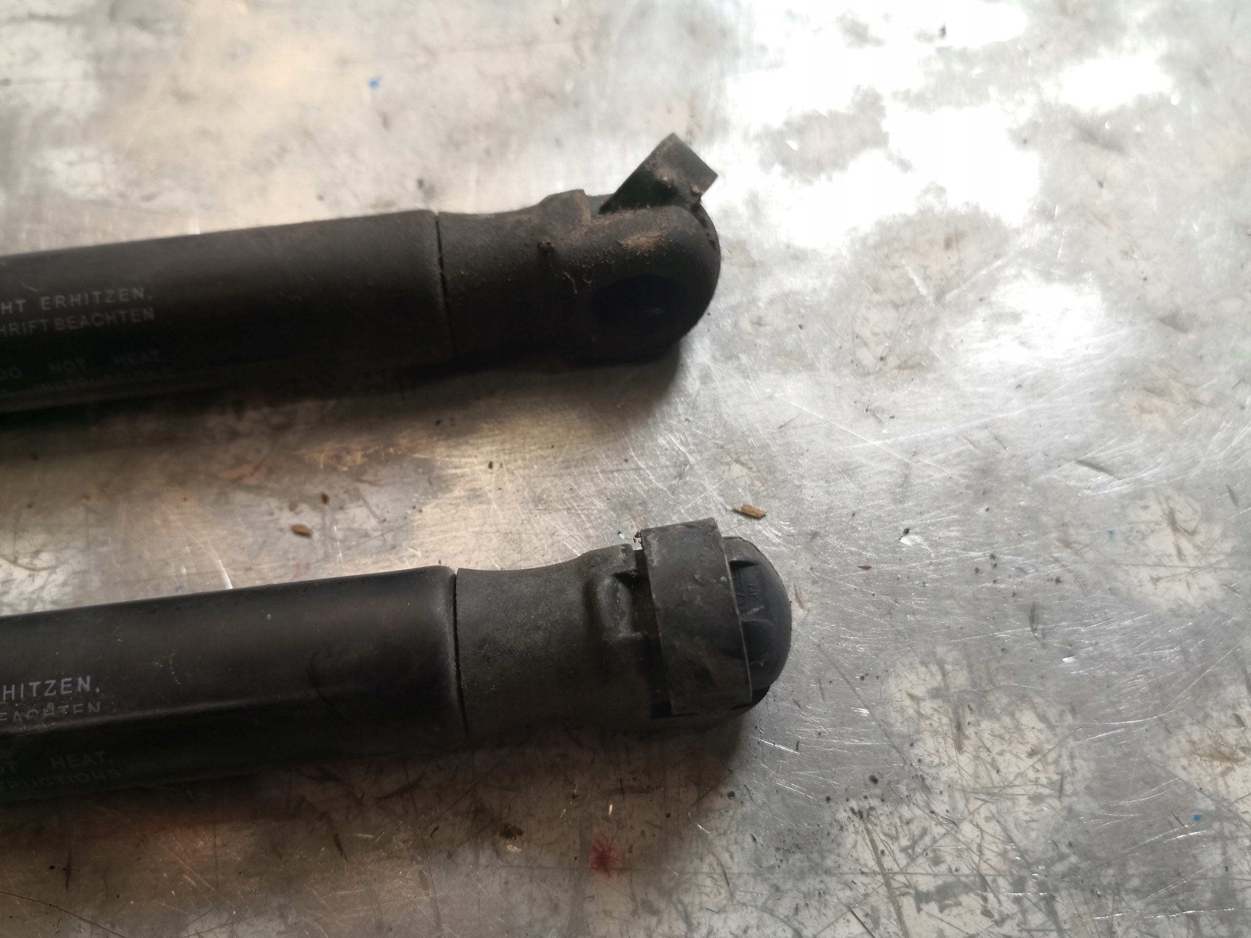 SILOWNIKI bonnets VOLVO S80 30649516
