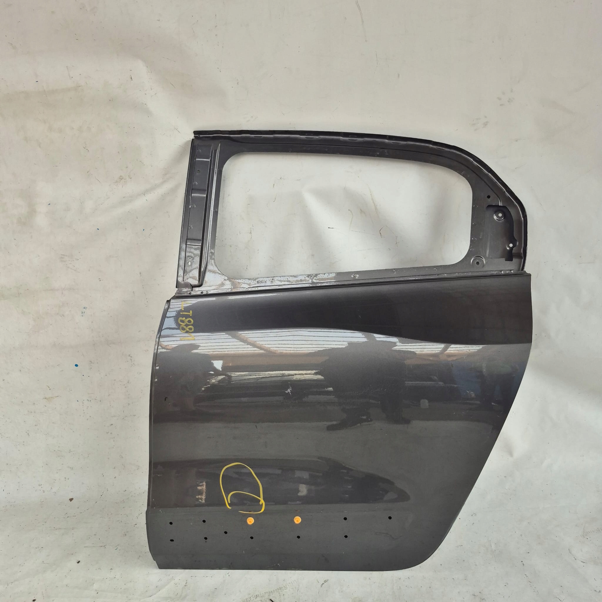 RENAULT TWINGO III 3 14-> door rear part rear. left
