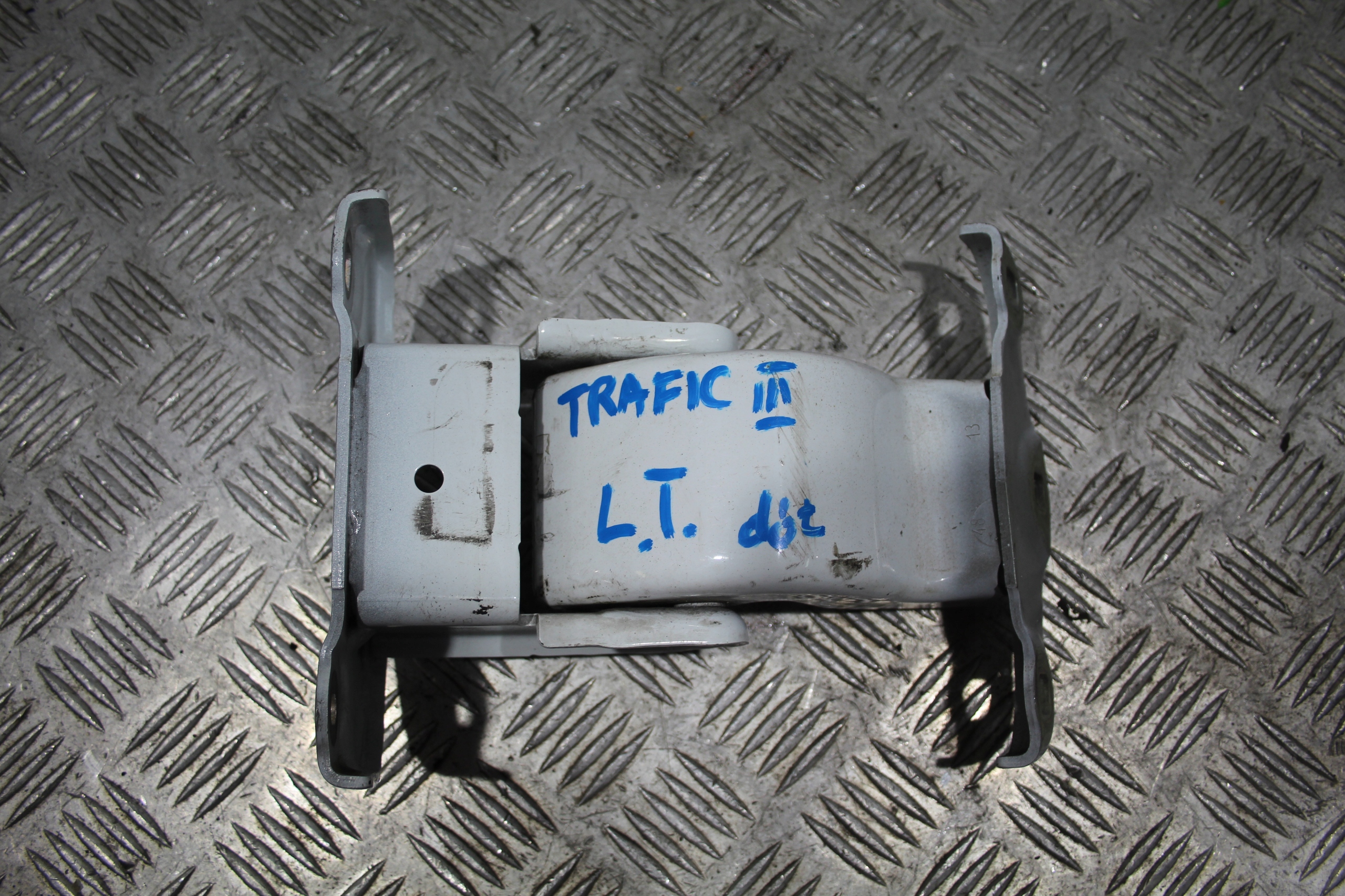 hinge door left rear part lower TRAFIC III 3