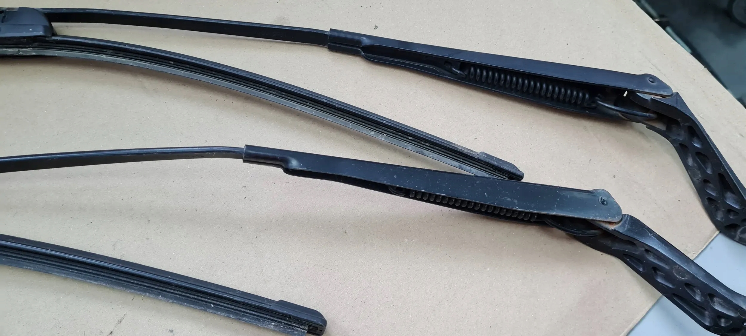 FORD GALAXY MK1 wiper arm front 7M1955409 KOMPLET