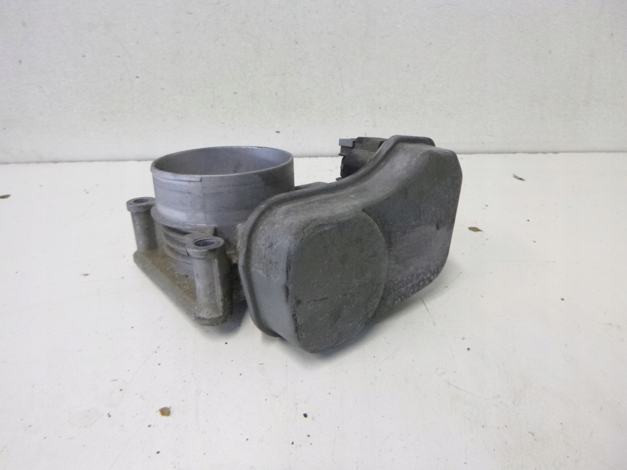 throttle flap Opel Signum 2.2 2003r.