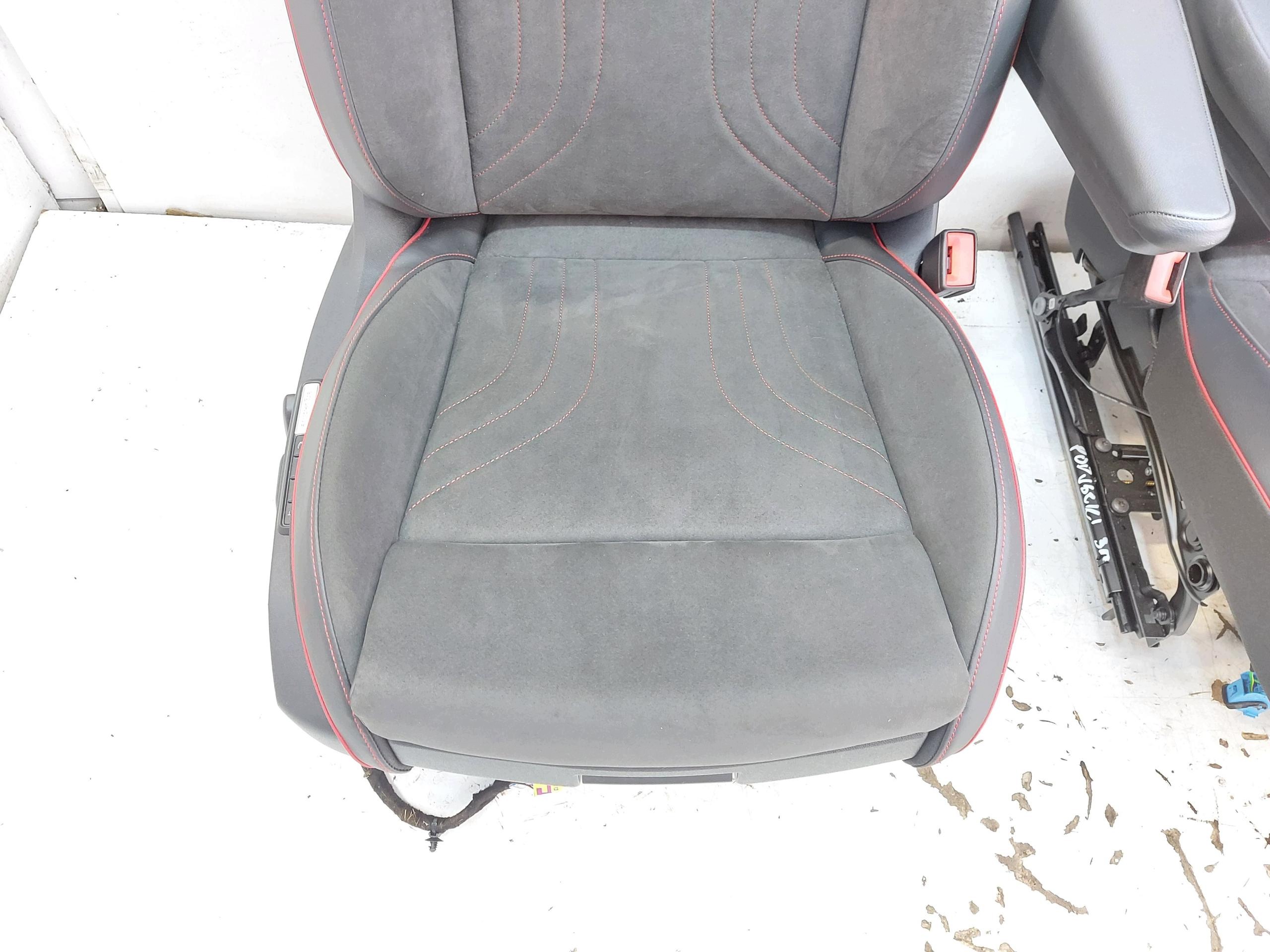 VW ID5 GTX 11E Siège KOMPLET PODLOKIETNIKI