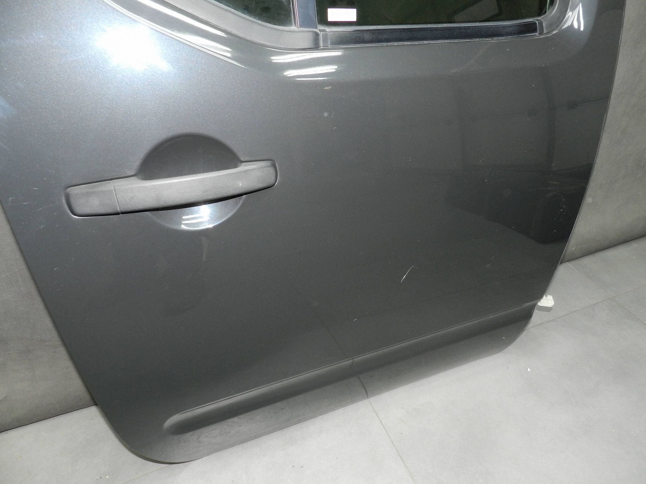 Nissan Navara D40 door rear. right complete N58814