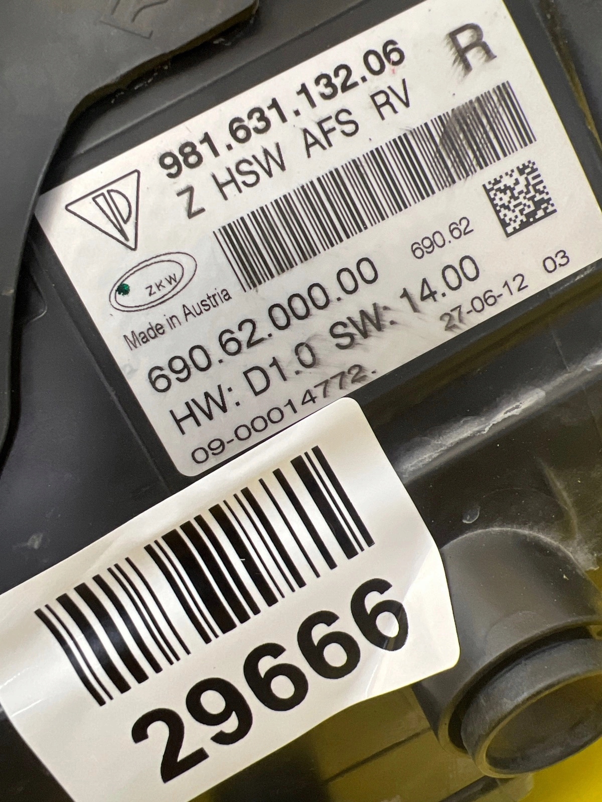 light right Porsche Boxster Cayman 981 Xenon 98163113206