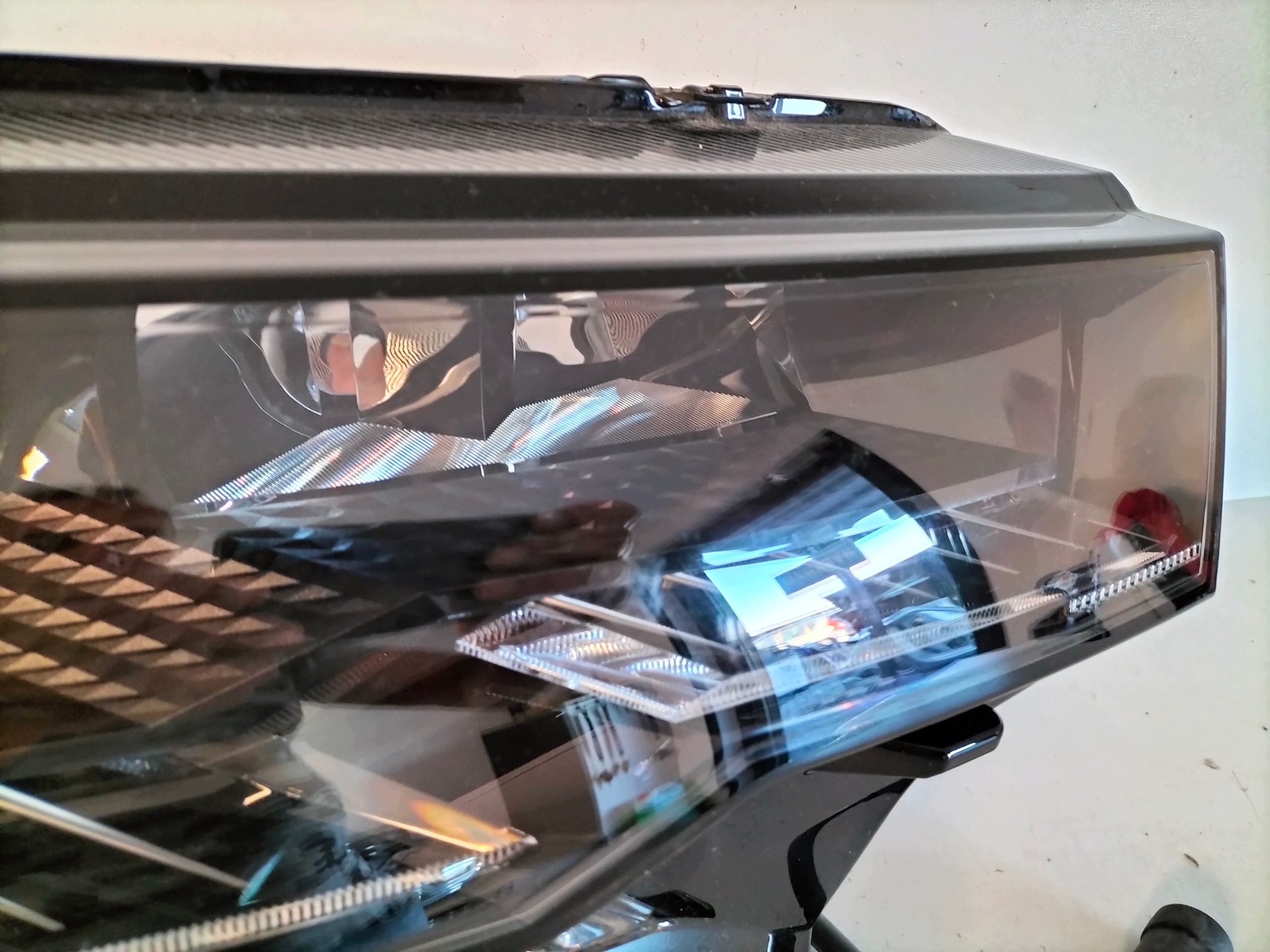 light front reflektor right SKODA KAROQ LIFT 21- FULL LED