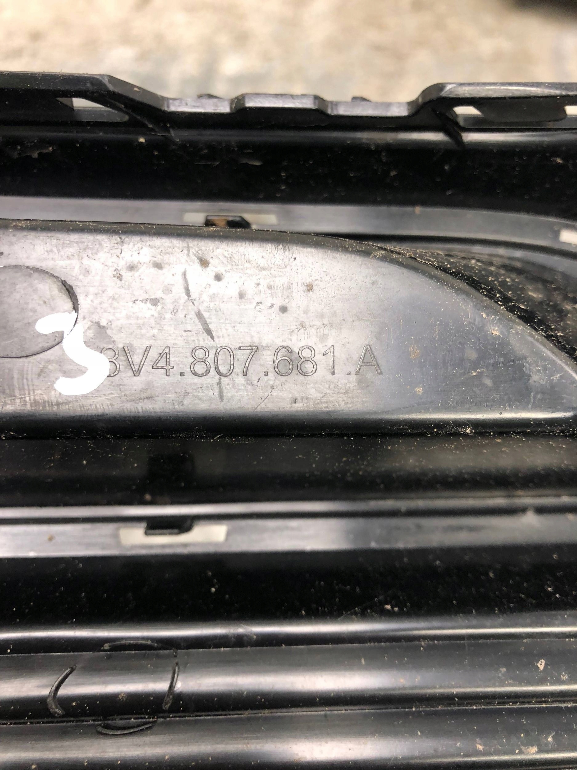 grid of a bumper left front AUDI A3 8V S-LINE 8V4807681A