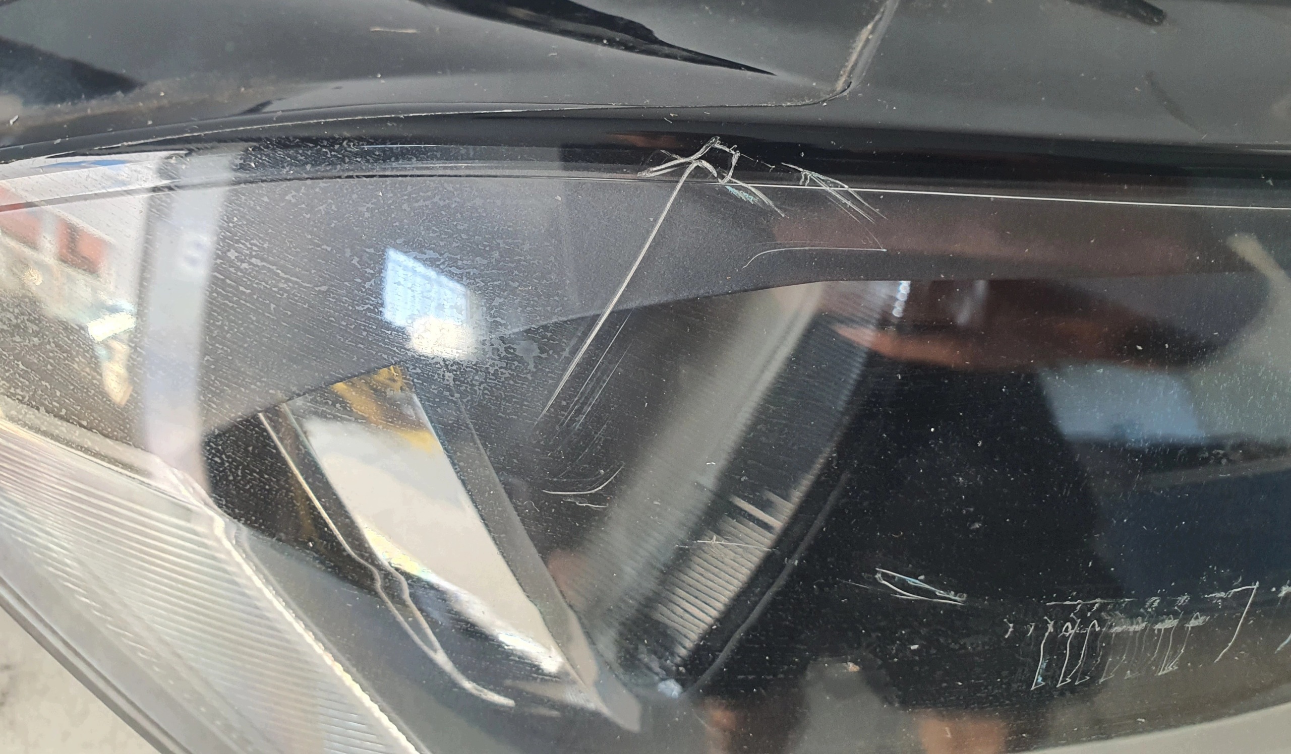 VW GOLF SPORTSVAN 14-17 light front right original 517941006B