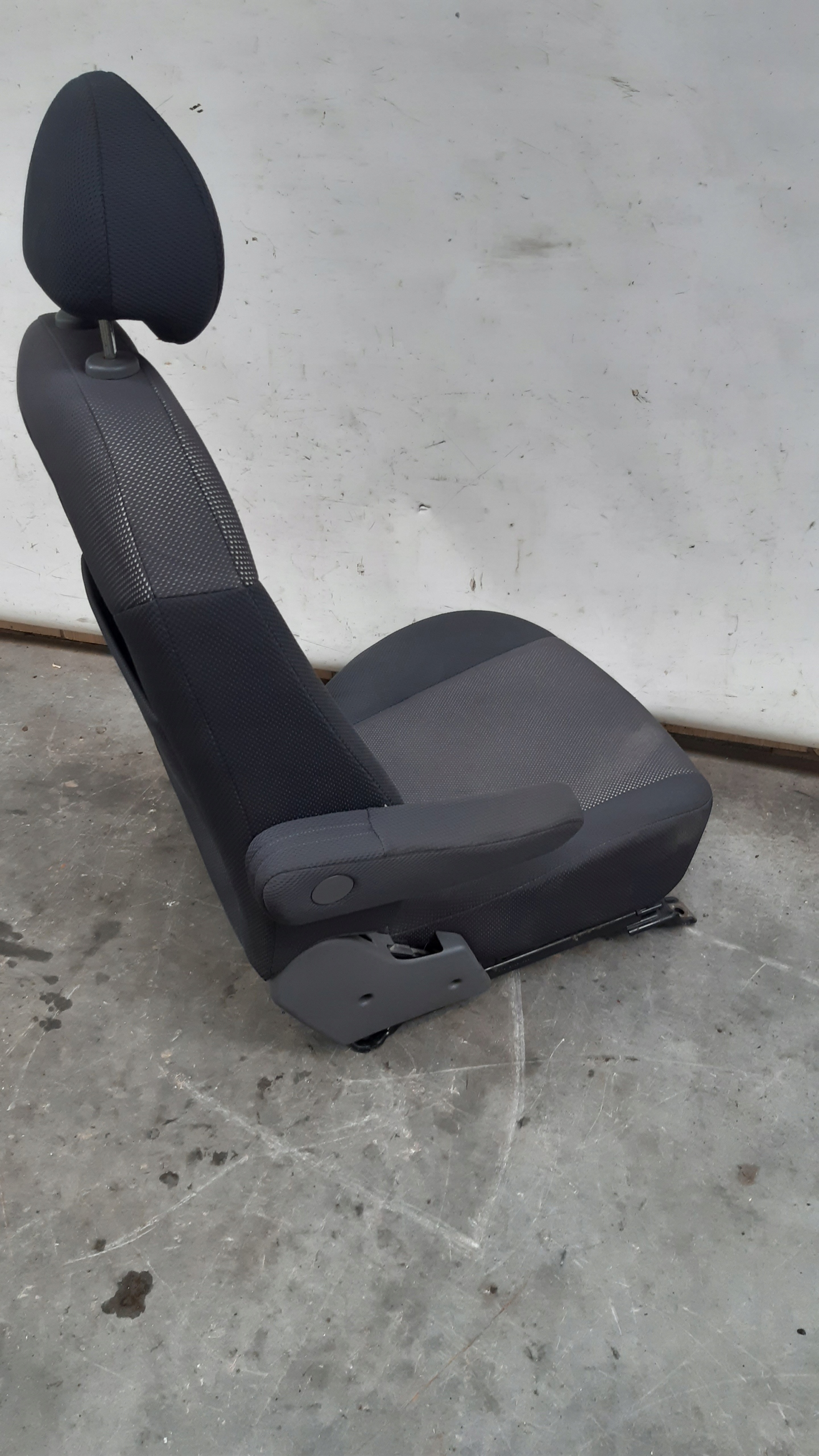 seat left front Kia Rio II