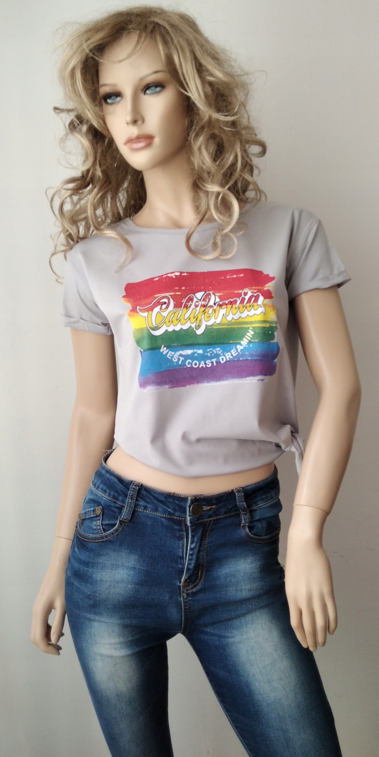 

Bluzka latynka luźna i krótka wiązana w pasie