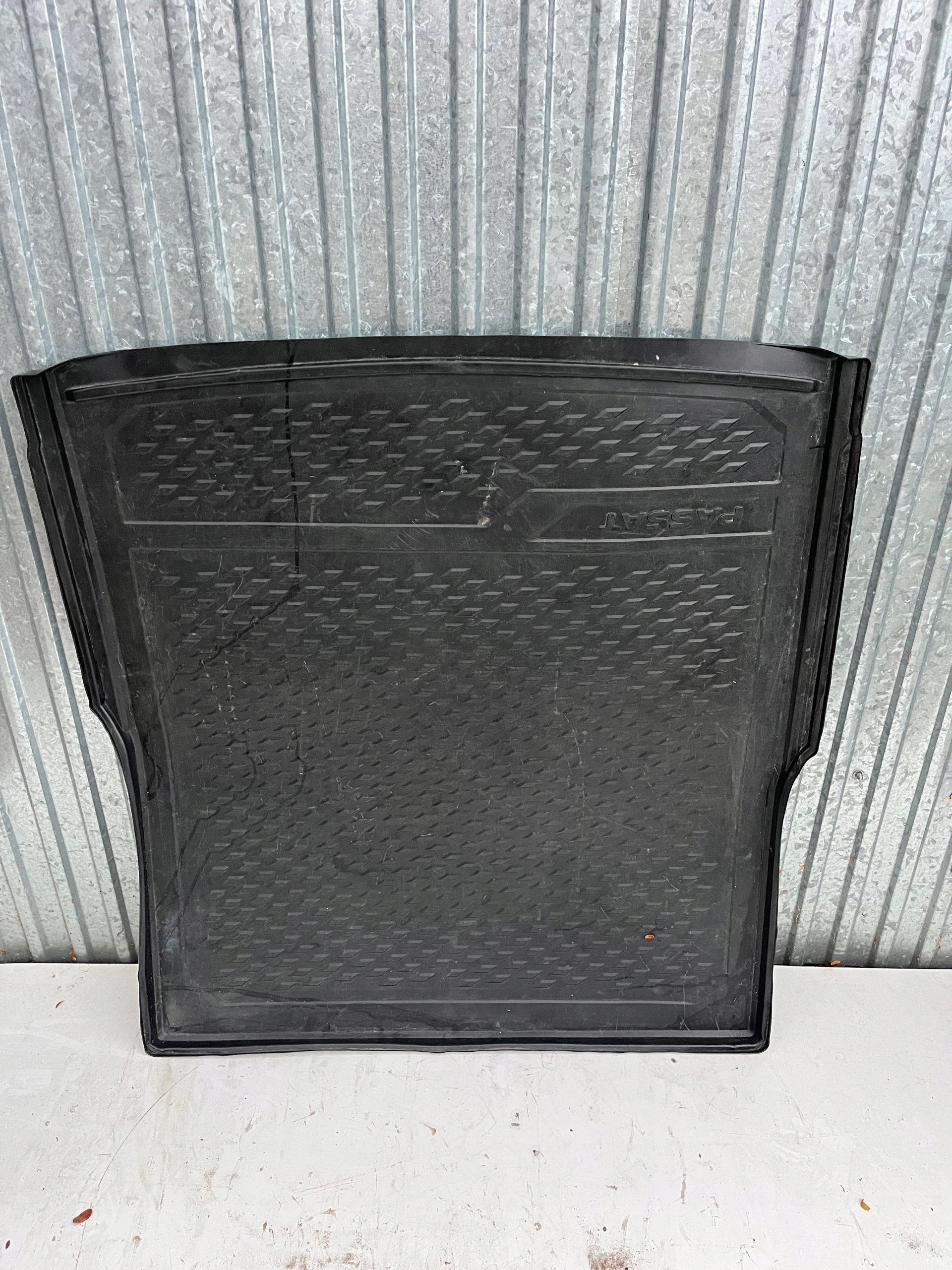 VW Passat B8 2.0 TDI mata bagażnika 3G9061161