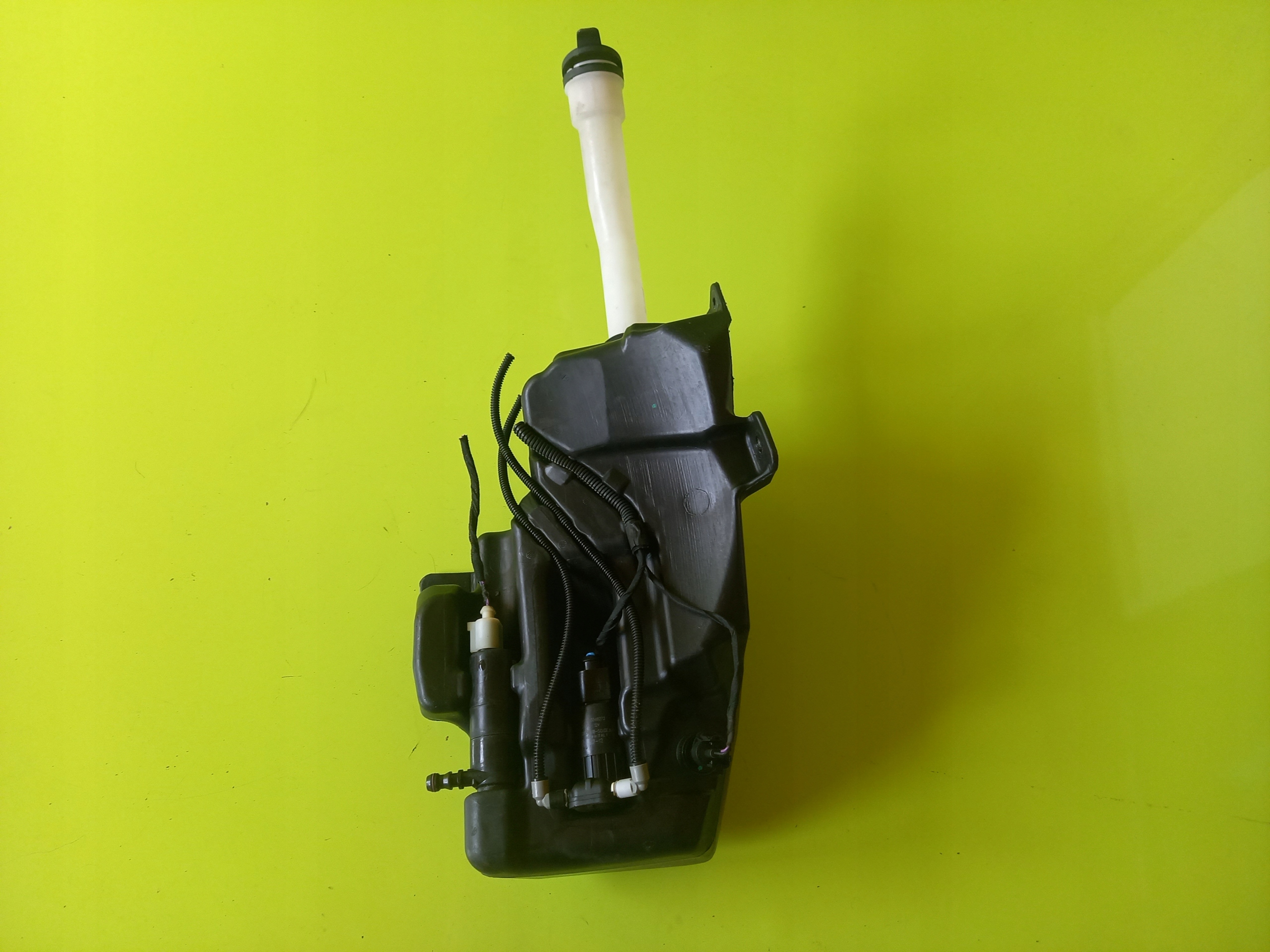 ZBIORNIK SPRYSKIWACZY XENON 13260590 OPEL ZAFIRA C 12R