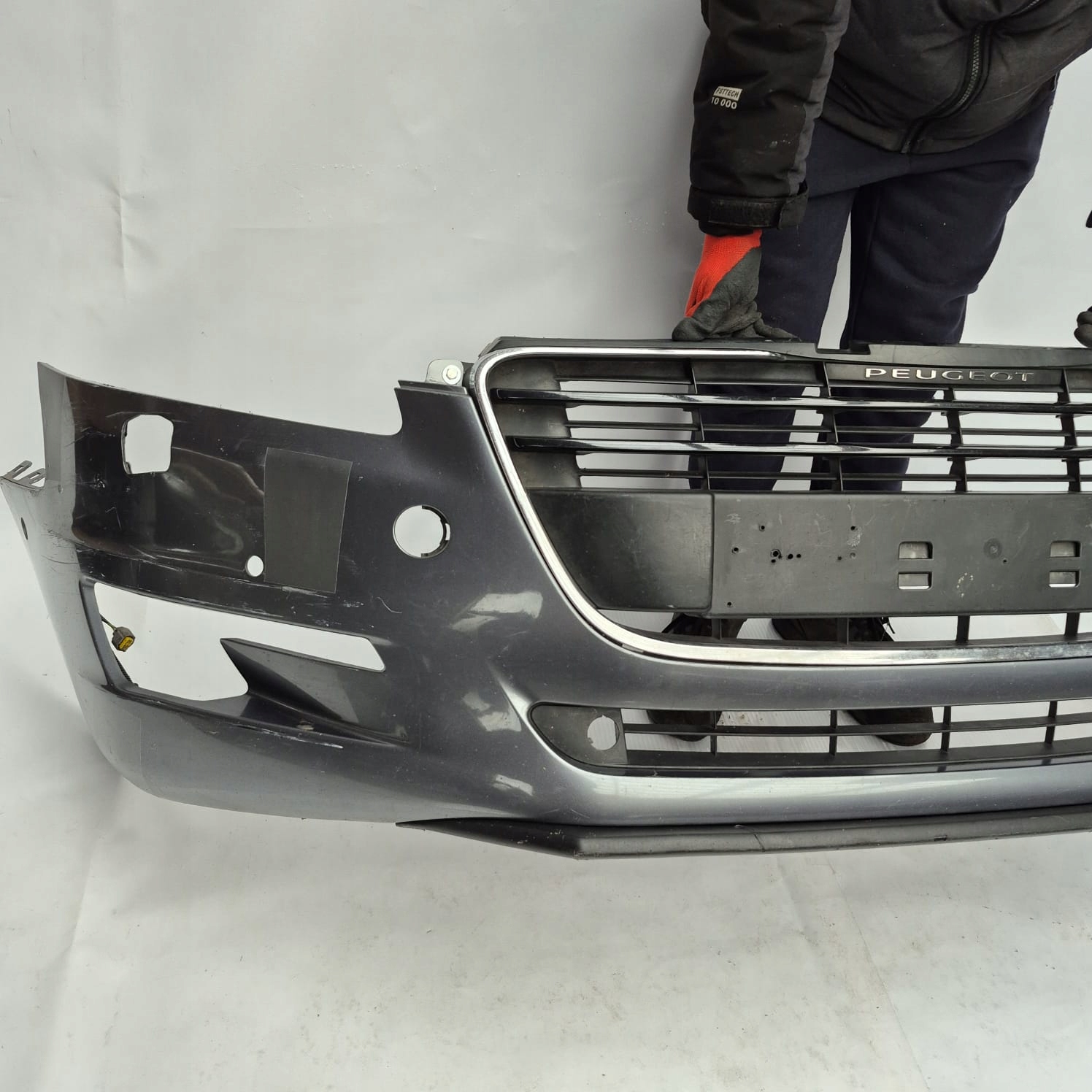 PEUGEOT 508 and 10-14 bumper front front grill PDC 9686572177