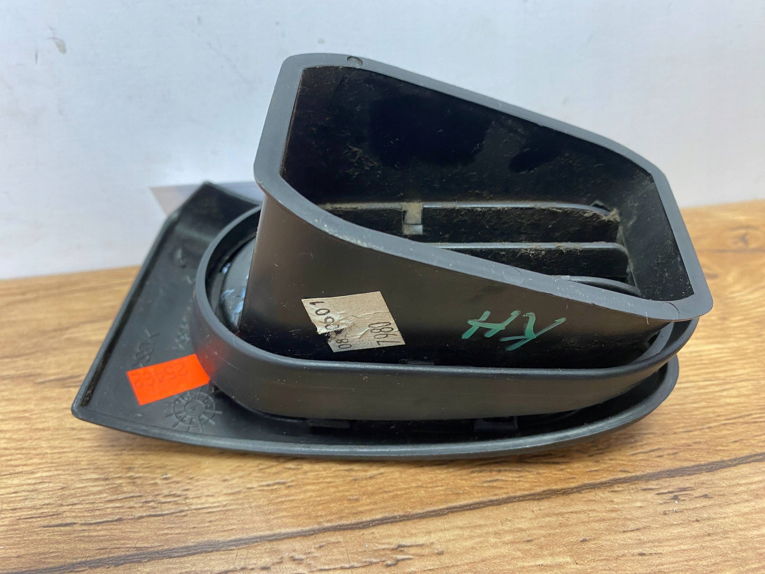 grid air conditioning devices side of the dashboard Chevrolet Corvette C6 2005+