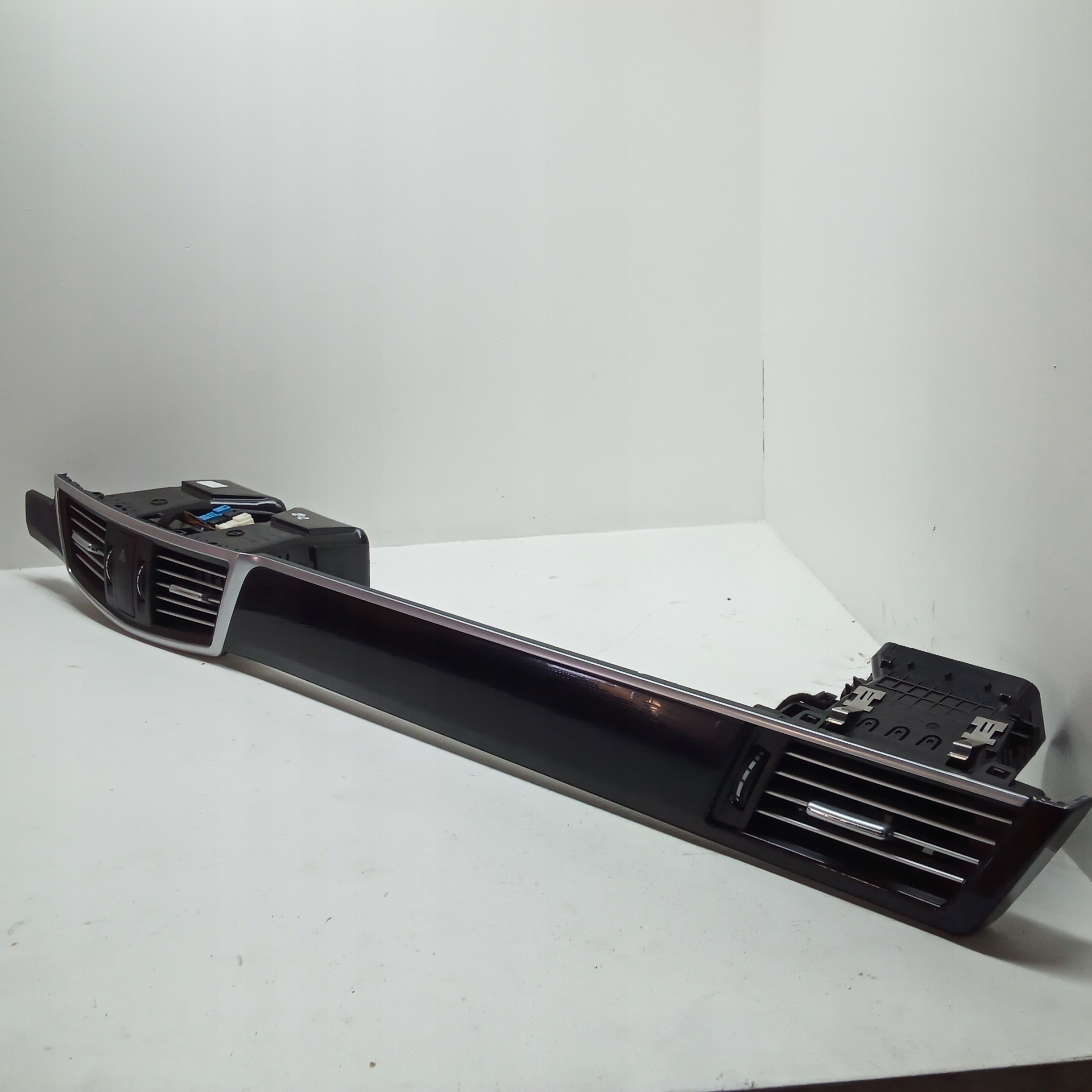 212680XX71 2126801071 - MERCEDES W212 молдинг декор консоли вентиляционные решетки