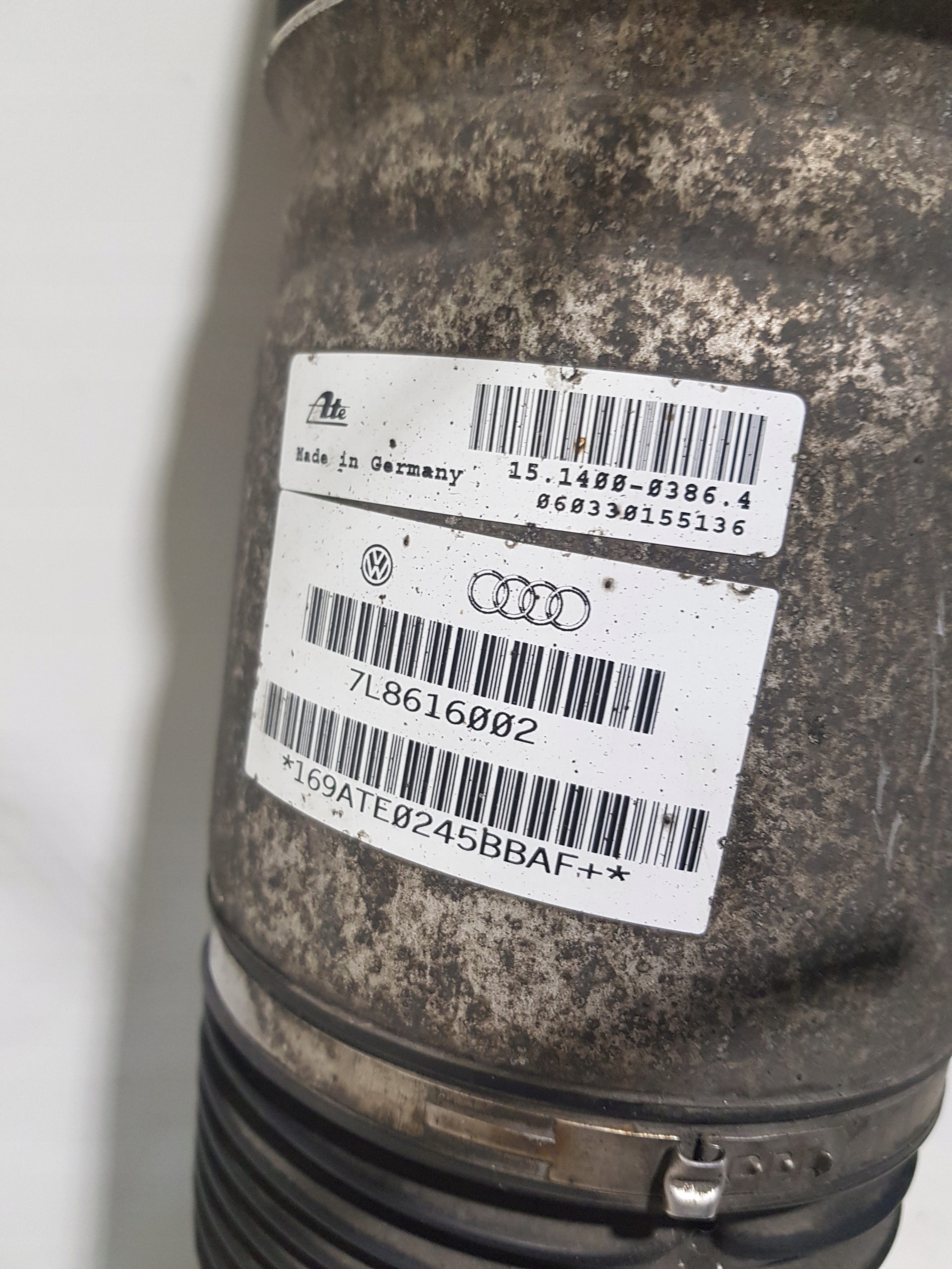 7L8616002 shock absorber right rear part AUDI Q7
