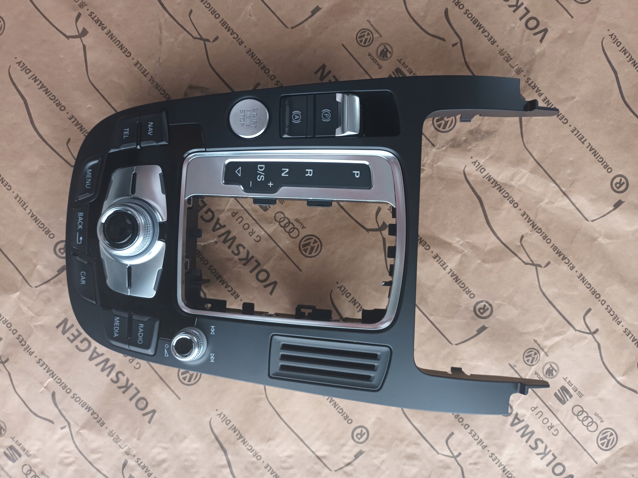 8T0 - Панель управління MMI AUDI A5 8T LIFT 8T0919611L