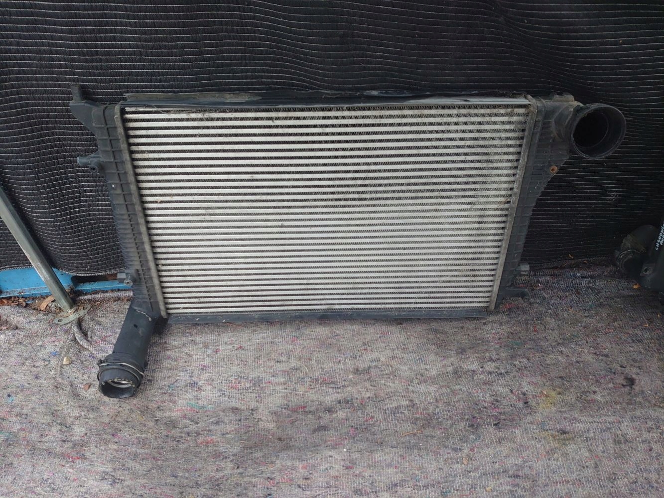 CHŁODNICA POWIETRZA INTERCOOLER VW AUDI A3 8P 1K0145803J za 55 zł z