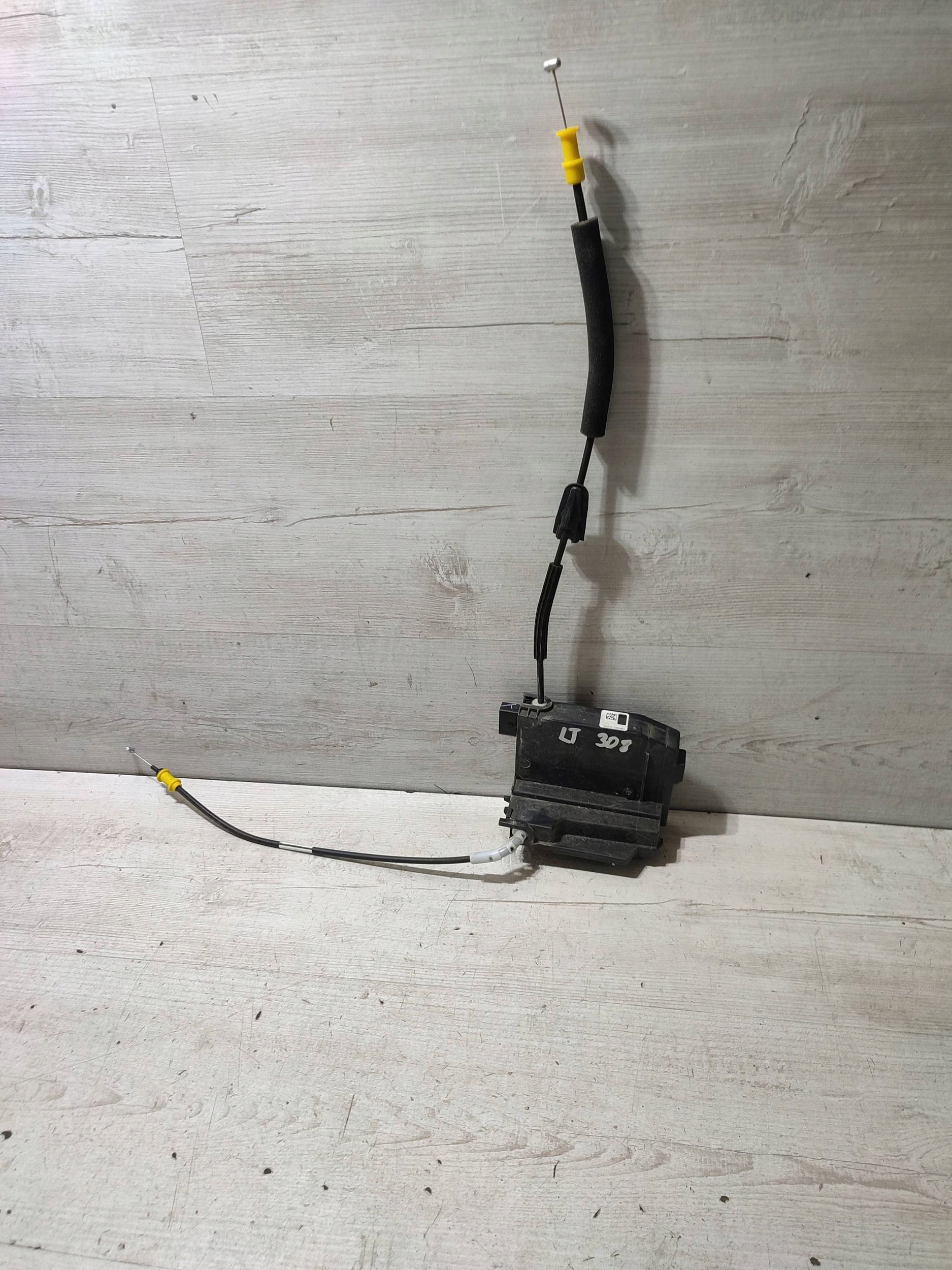 Peugeot 308 2019 rear part side left lock door tylnych