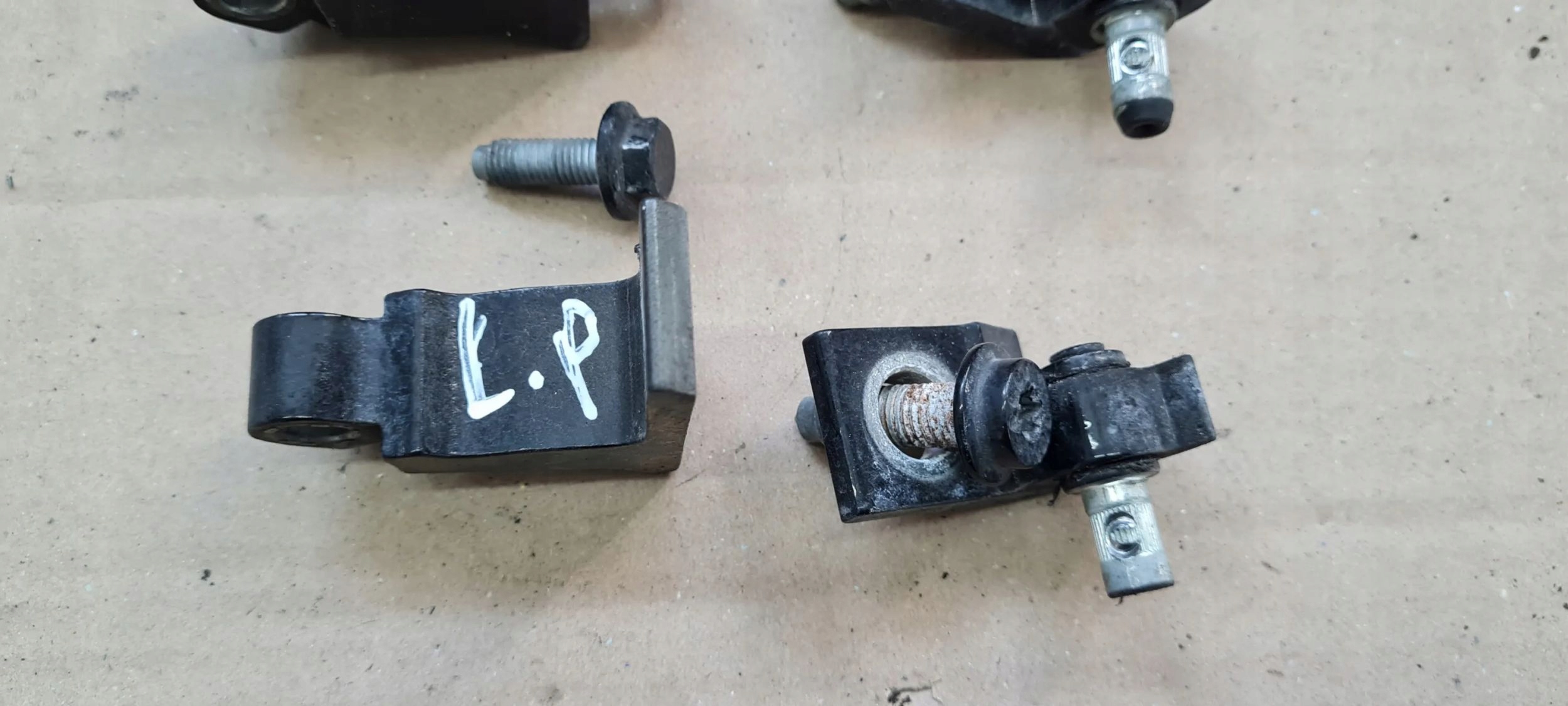 S3 8V sedan A3 hinge hinges door left left rear part LY9B