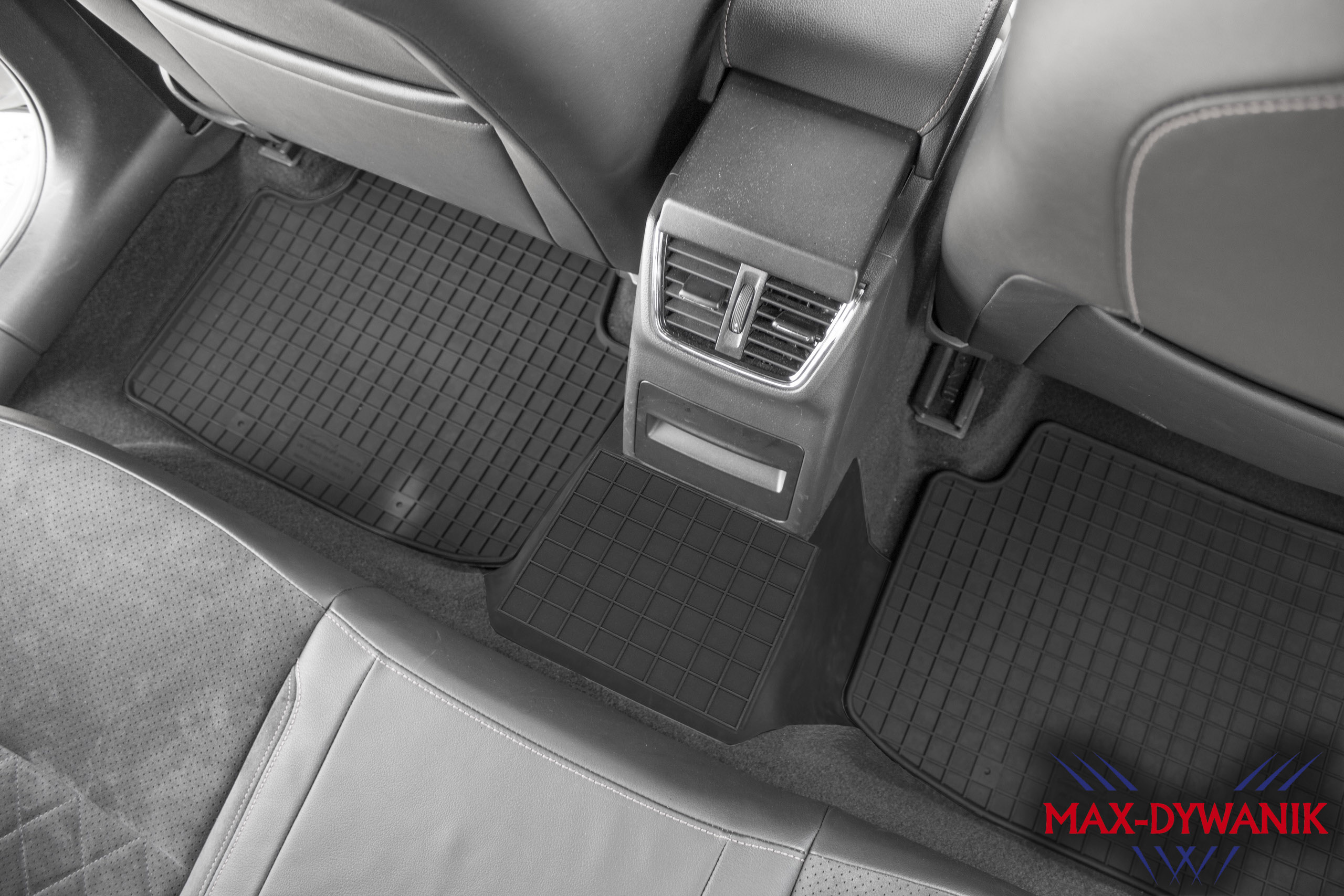 Toyota Rav4 V 2019- Dywaniki z osłoną Zestaw wieloelementowy tak