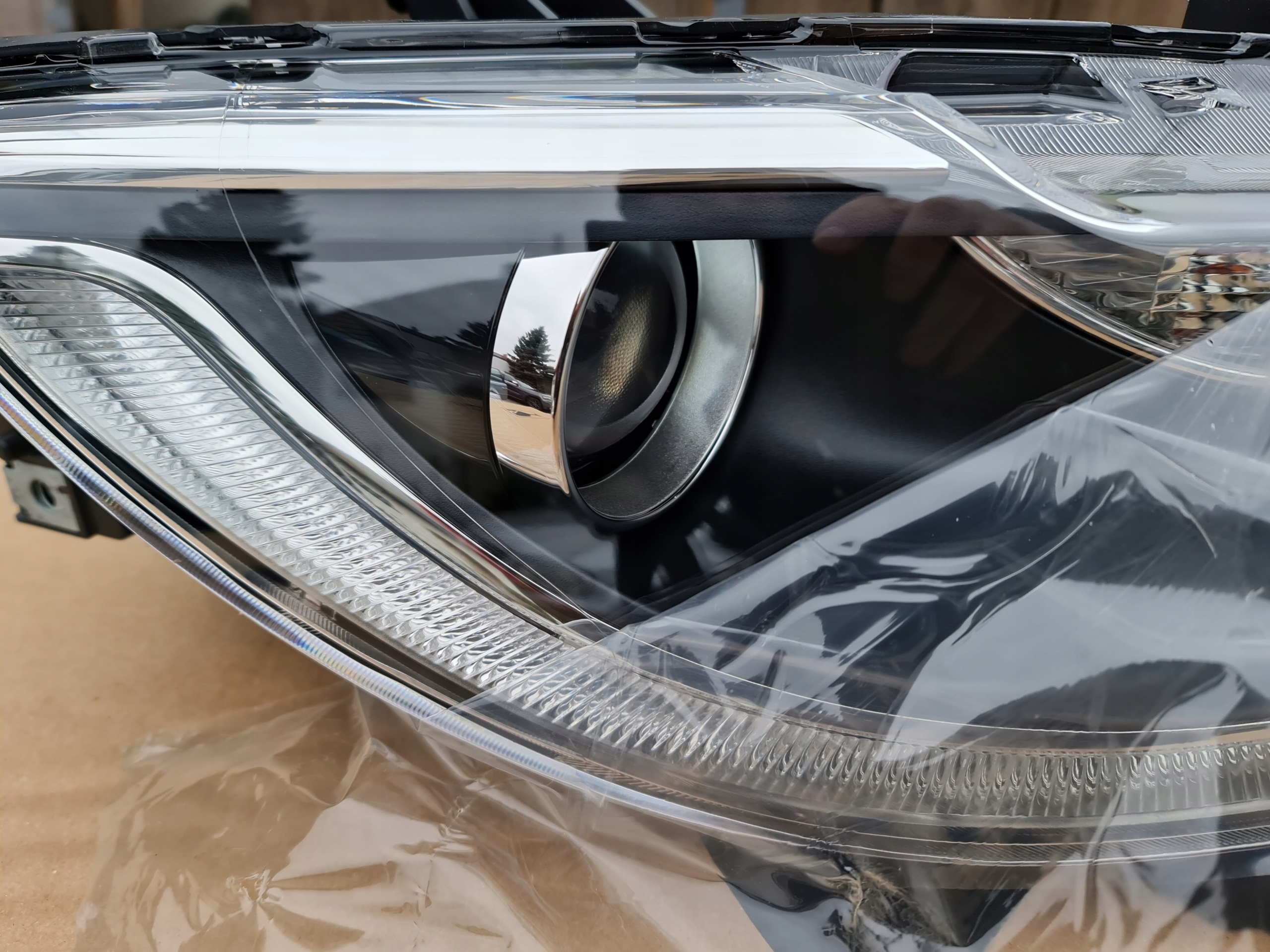 LAMPA BIHALOGEN PRAWY CHRYSLER 200 2014 16 Producent części Mopar