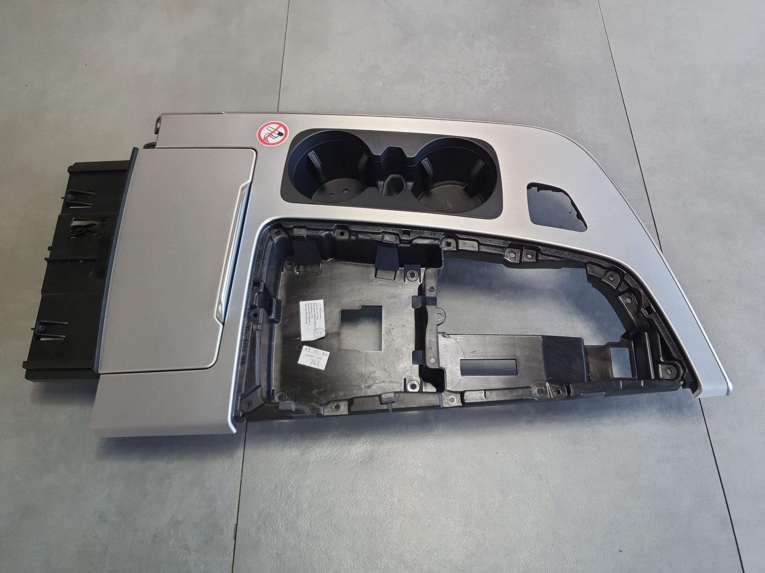 Audi Q7 4M console central ashtray 4M1863273A
