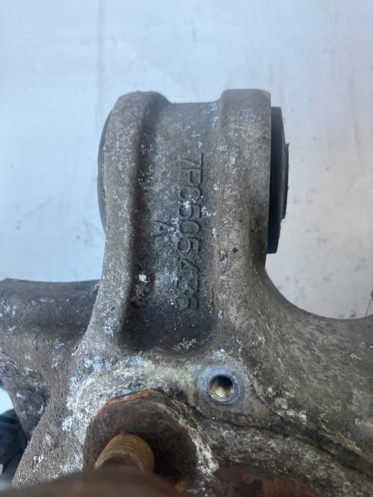 swing right rear part CAYENNE 7P 7P0505436A