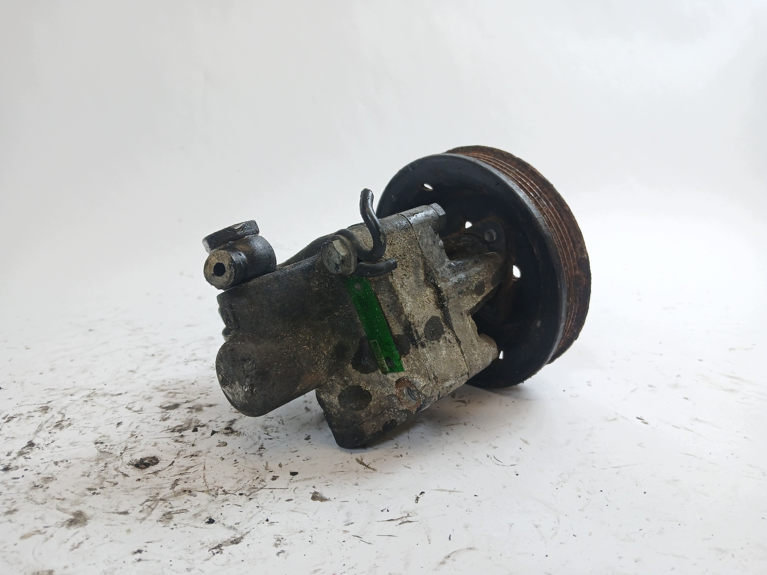 AUDI A4 B5 1.6 servo pumpa 8D0145155L 100 BAR