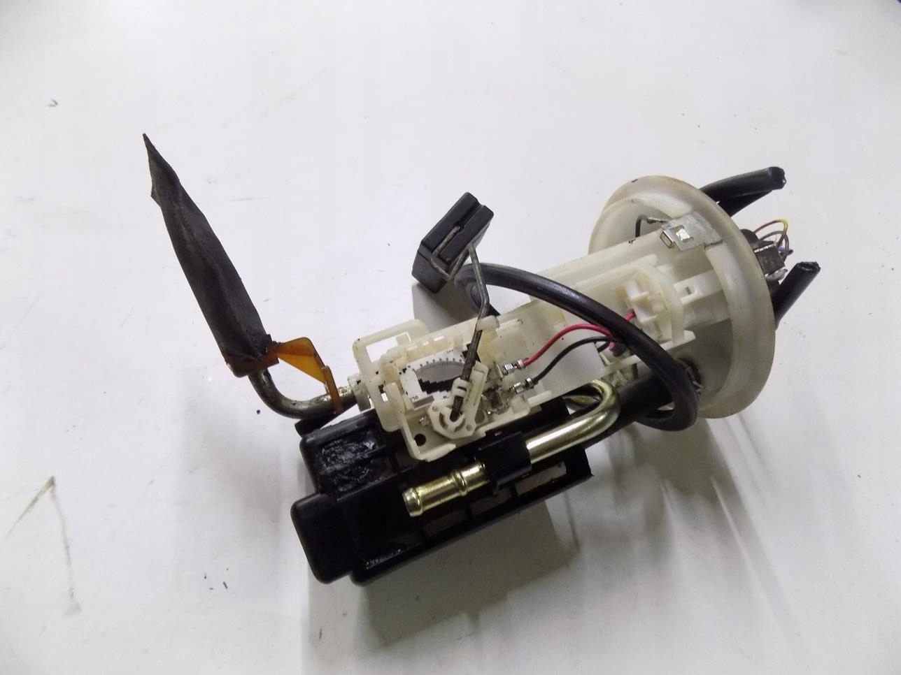 895jhgytff070 - TOYOTA RAV4 II Lift 2.0 D4d поплавковий паливний насос