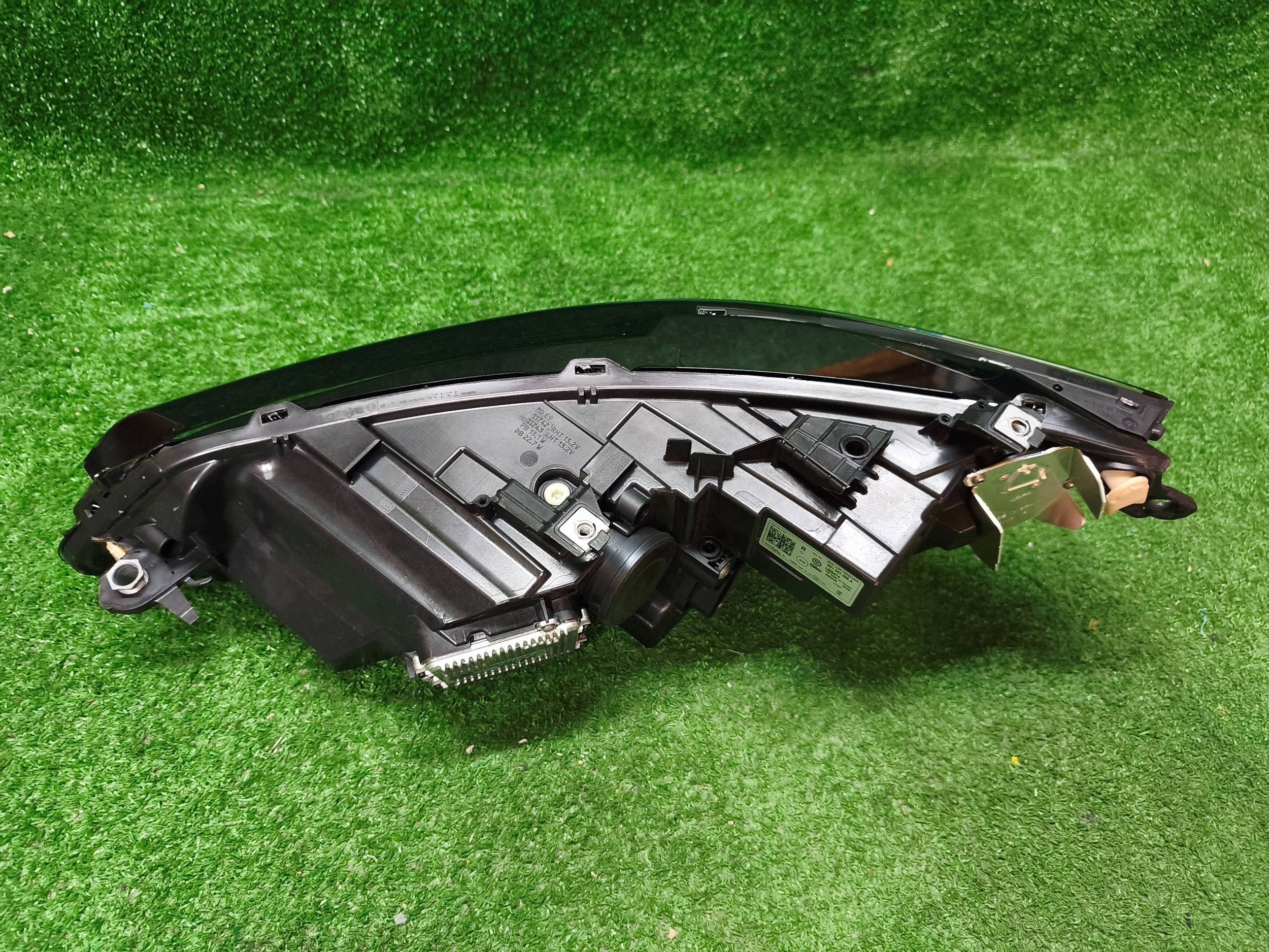 REFLEKTOR right front VW GOLF VIII 24- LIFT FULL LED NR.1599